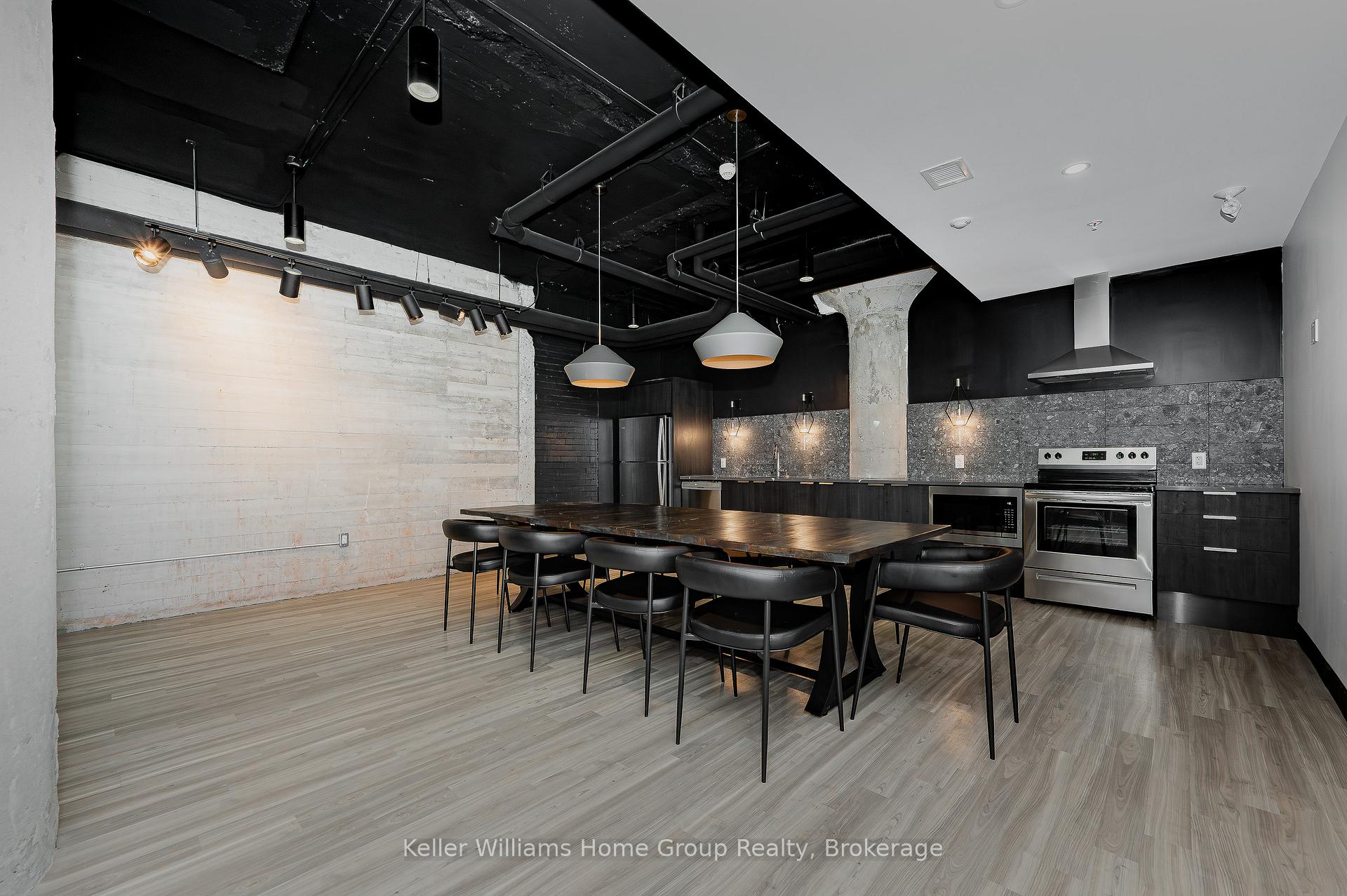 120 Huron Street 304