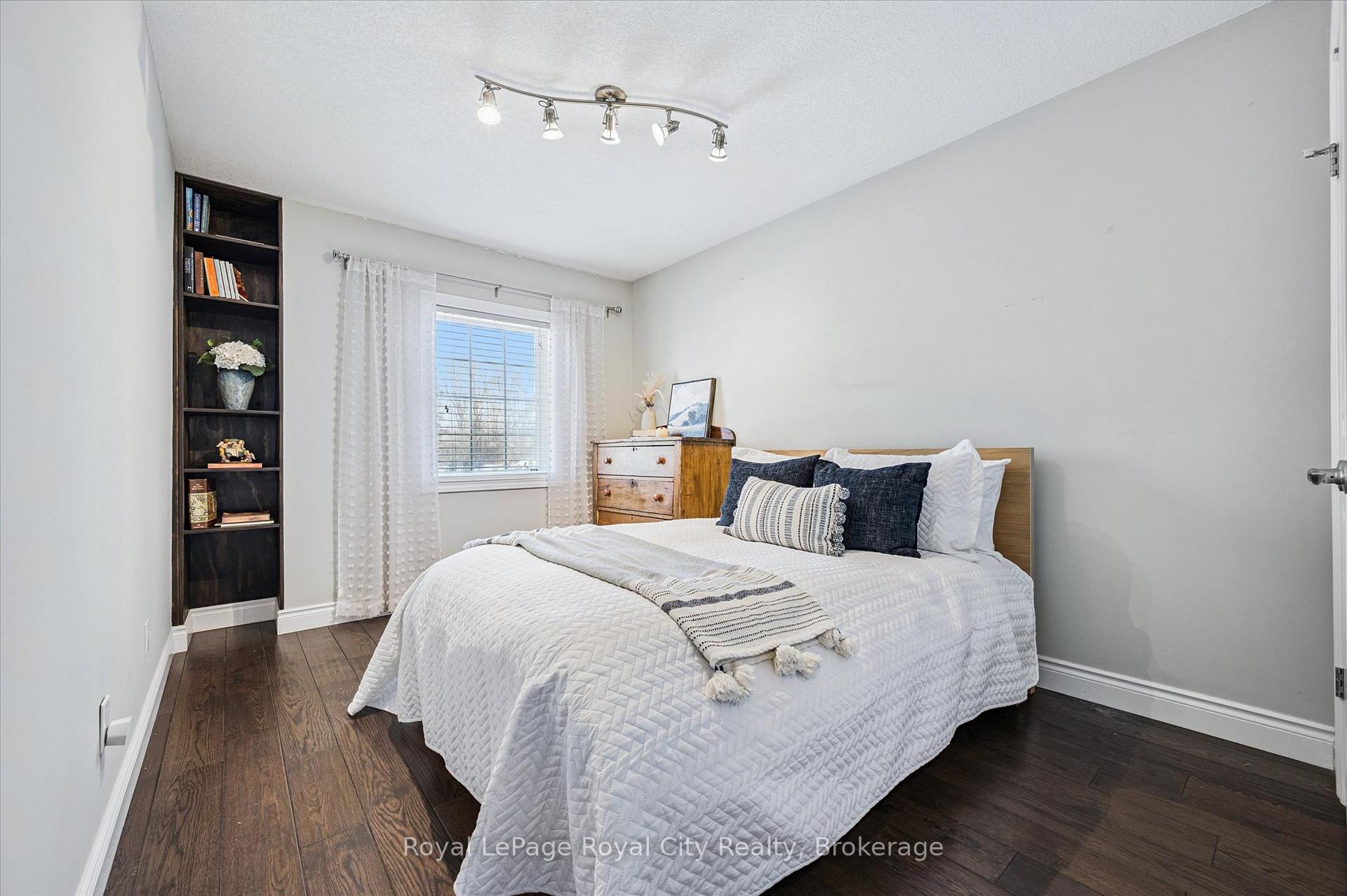 635 Saginaw Parkway 54