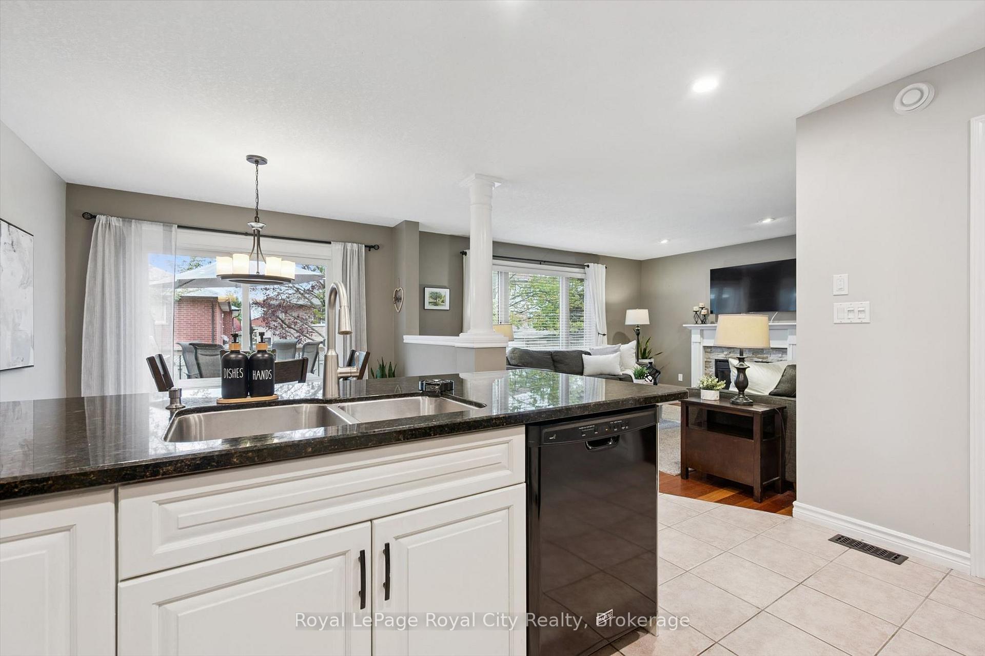 17 Carroll Crescent