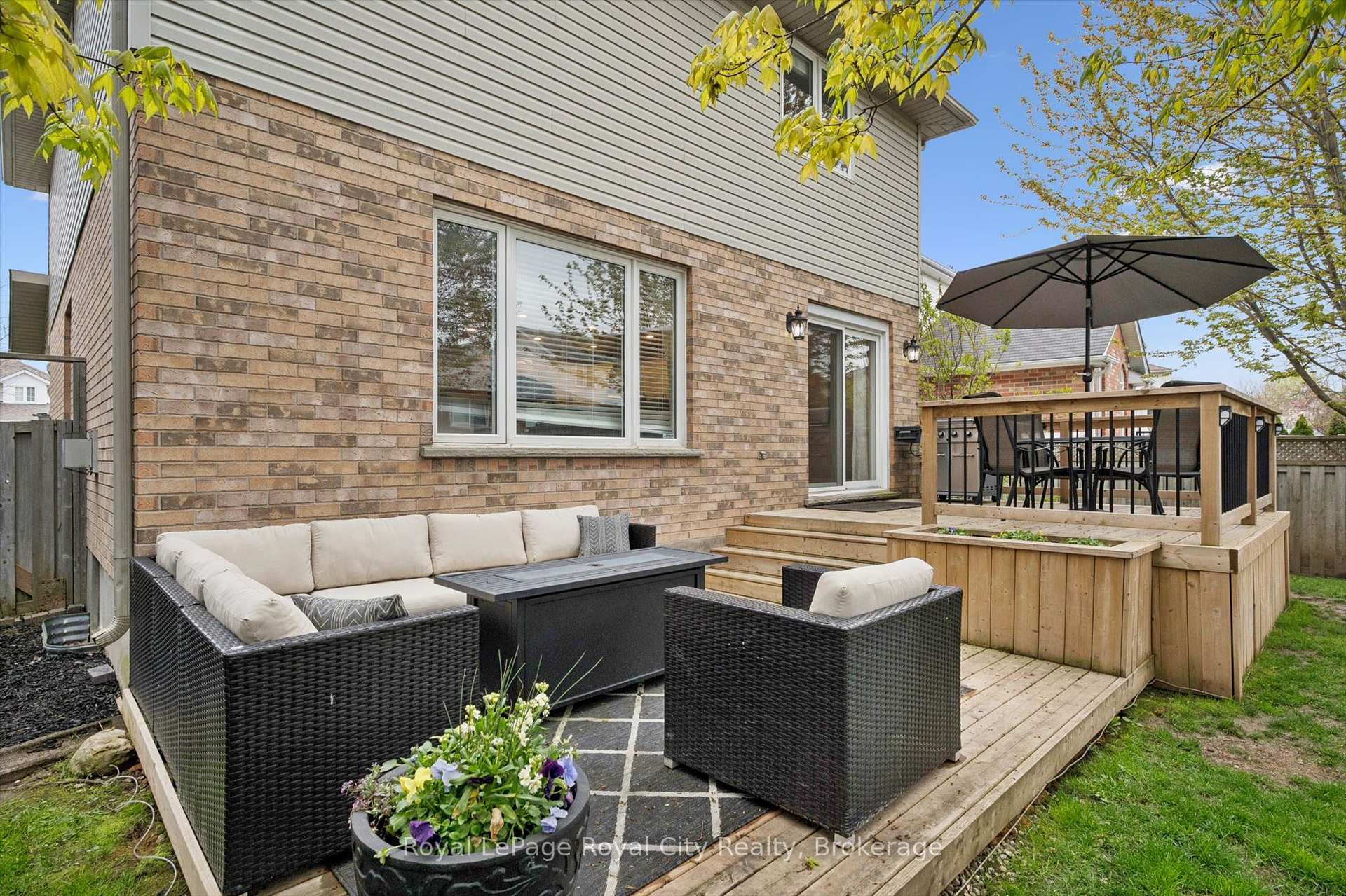 17 Carroll Crescent