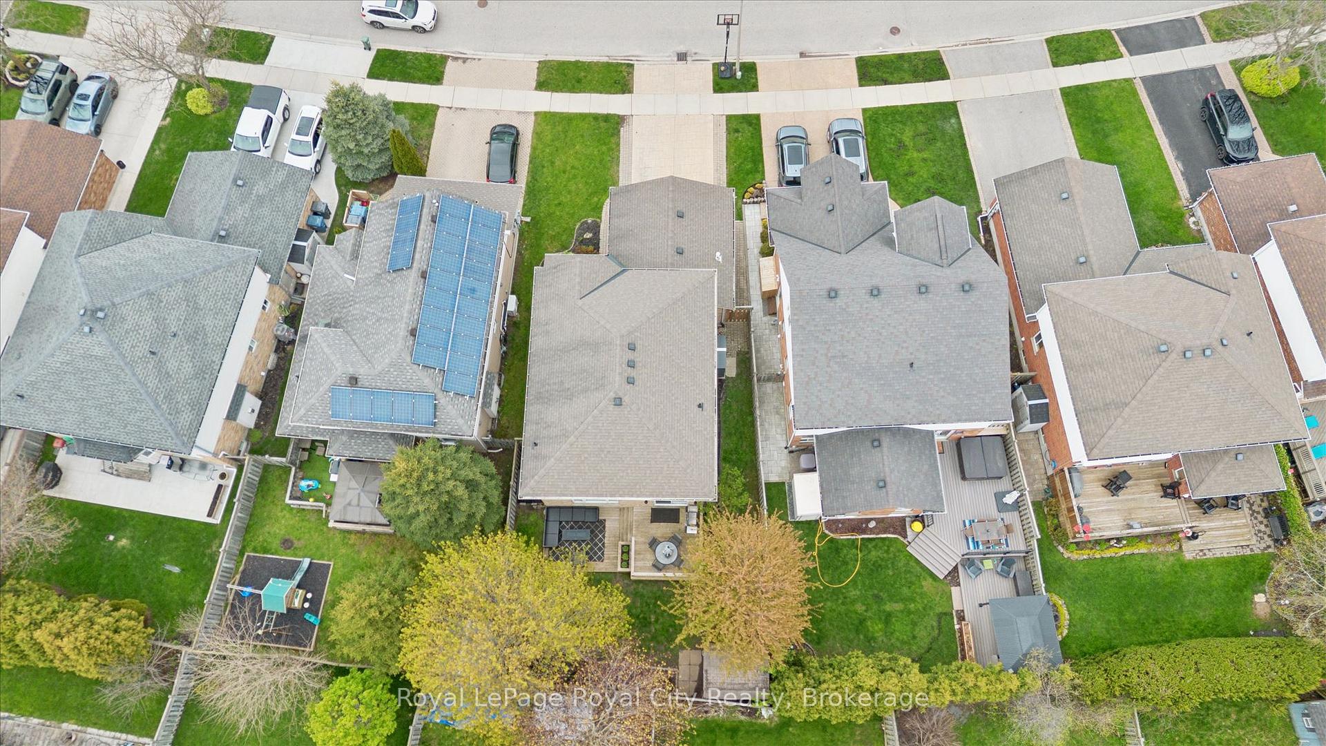 17 Carroll Crescent