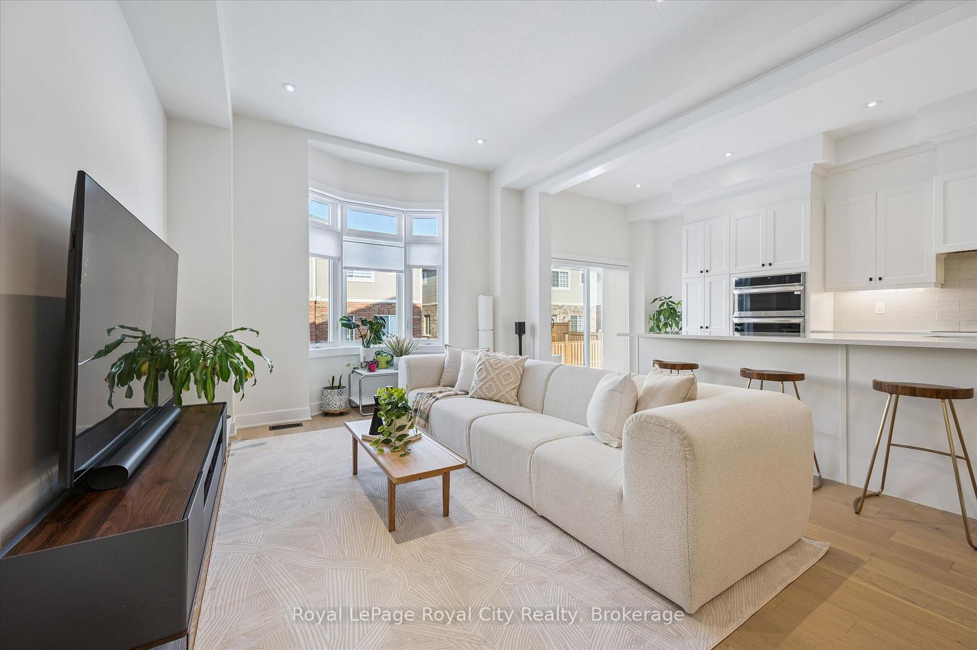 32 Hutchison Road