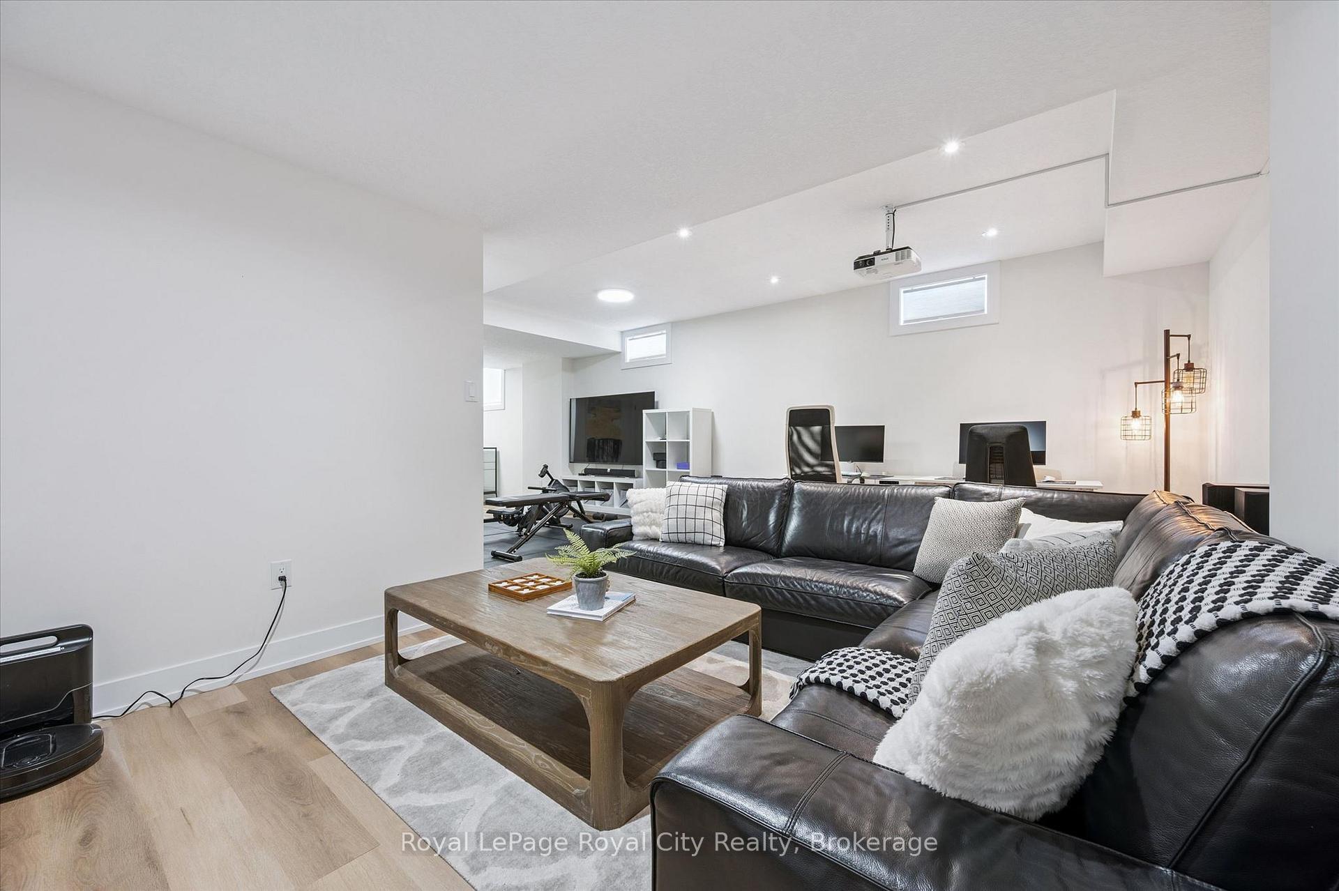 32 Hutchison Road