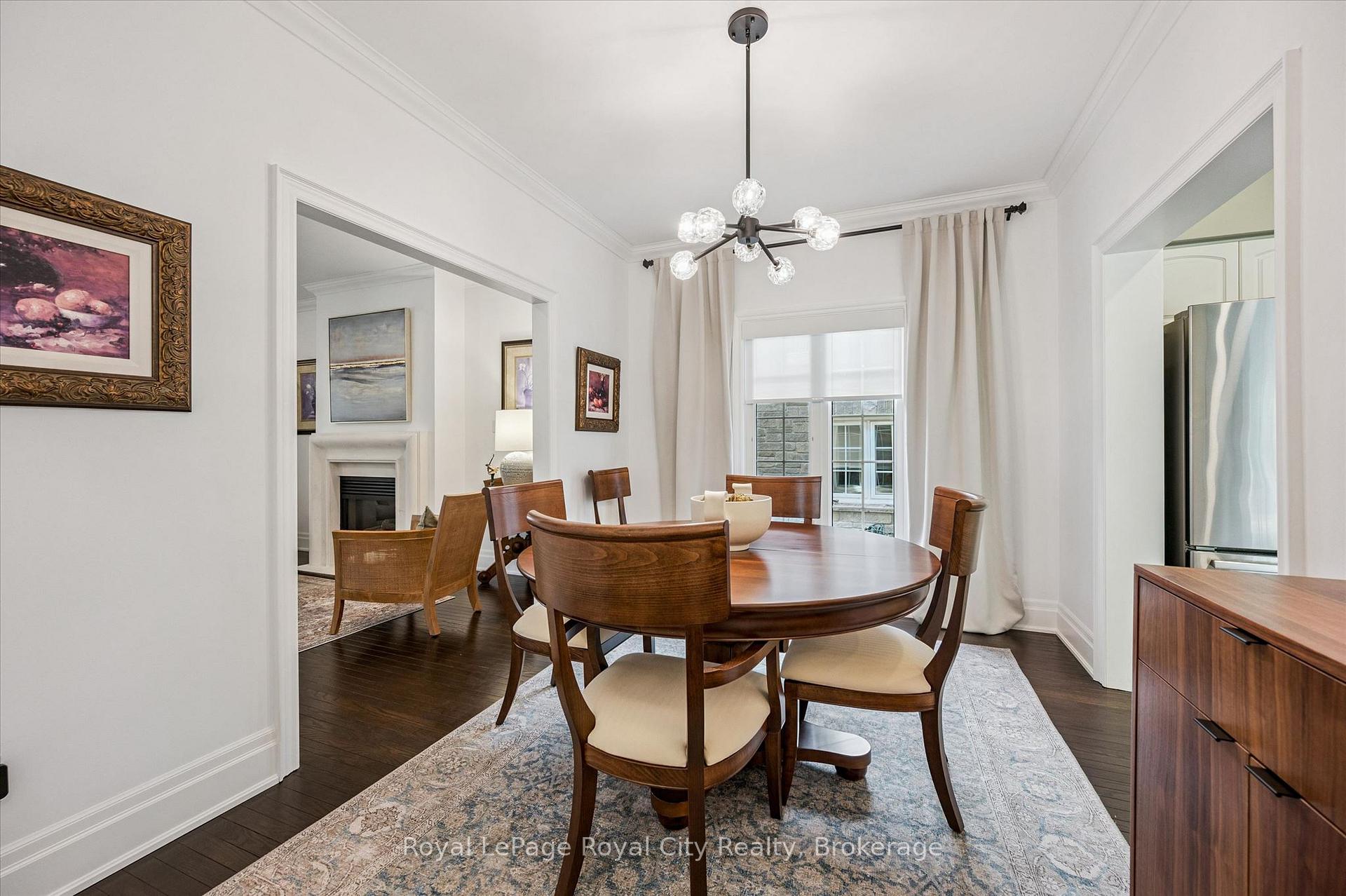 25 MANOR PARK Crescent 11