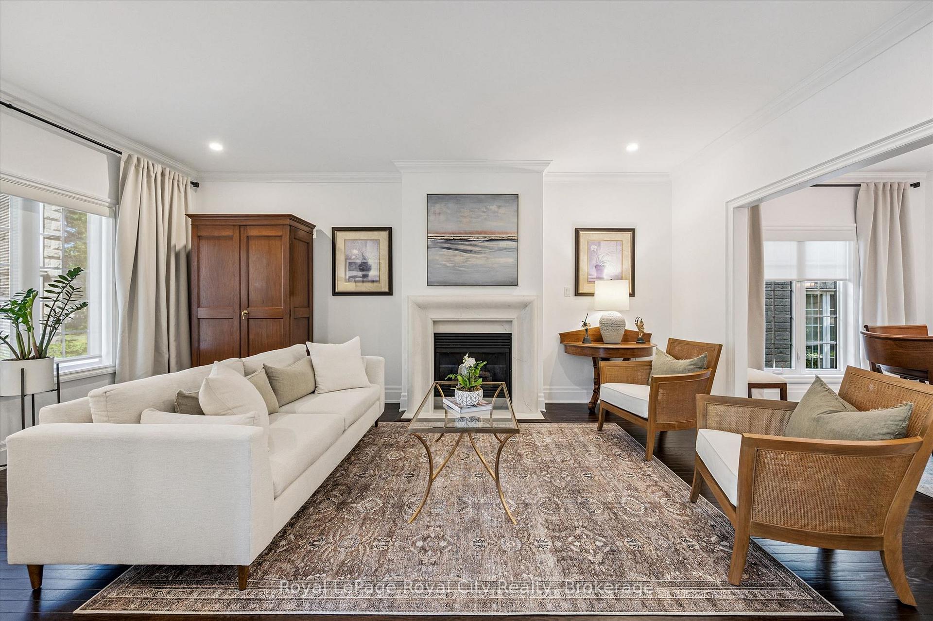 25 MANOR PARK Crescent 11