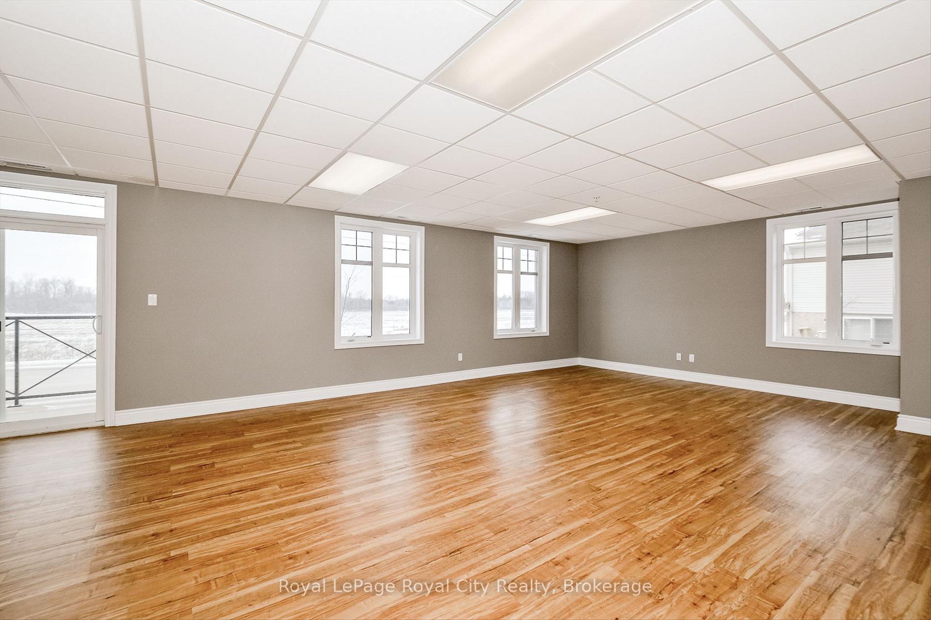 2 Colonial Drive 403