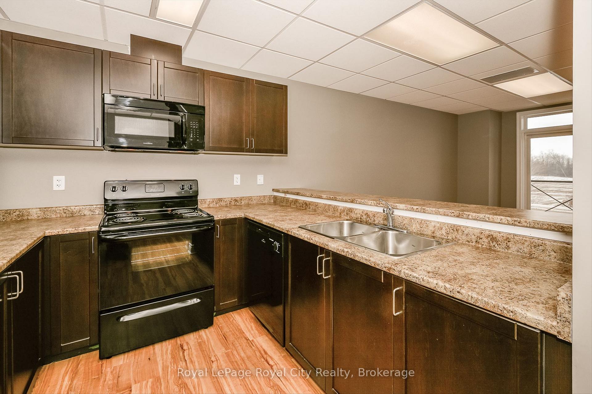 2 Colonial Drive 403
