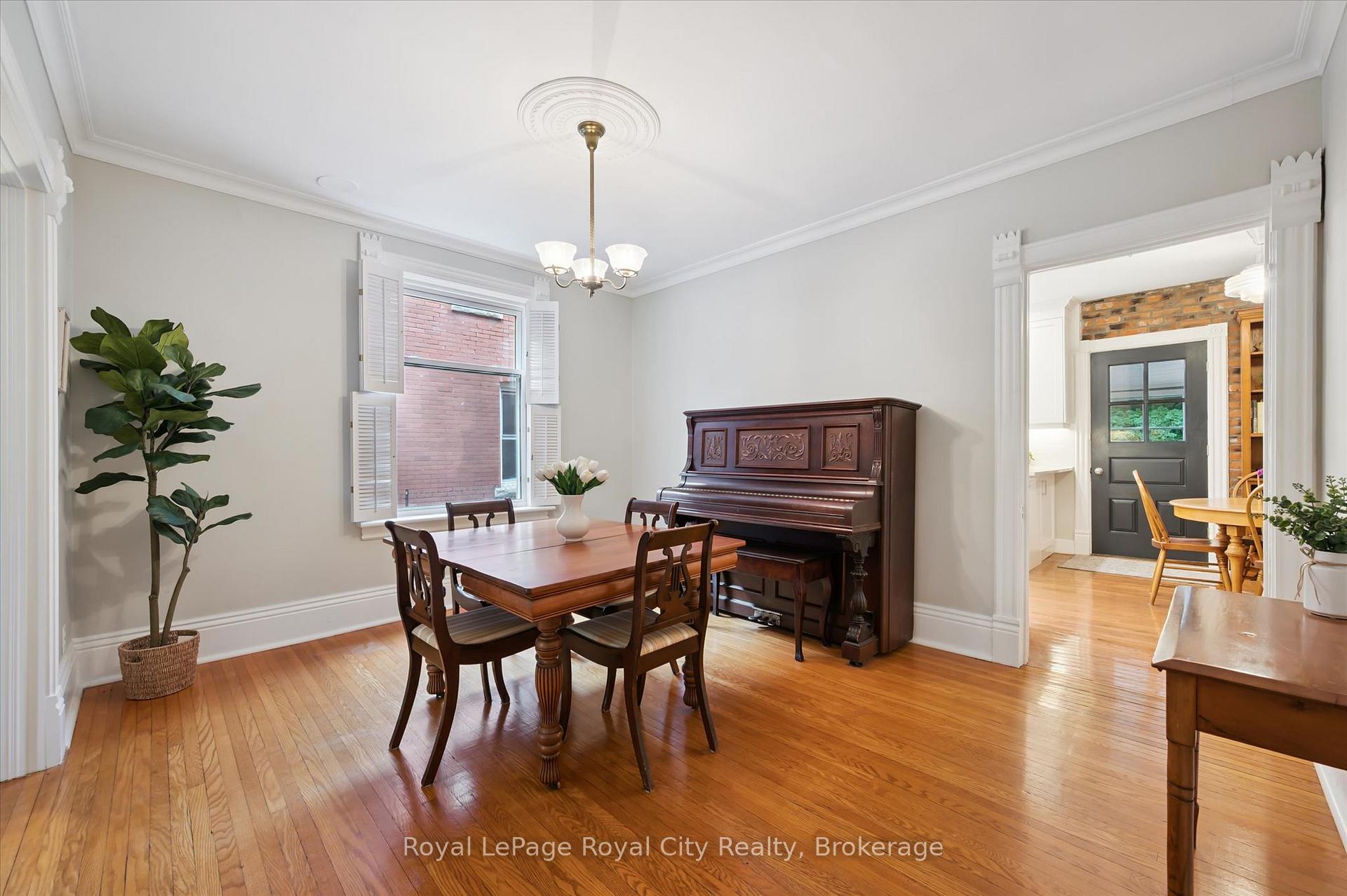 265 Waterloo Avenue