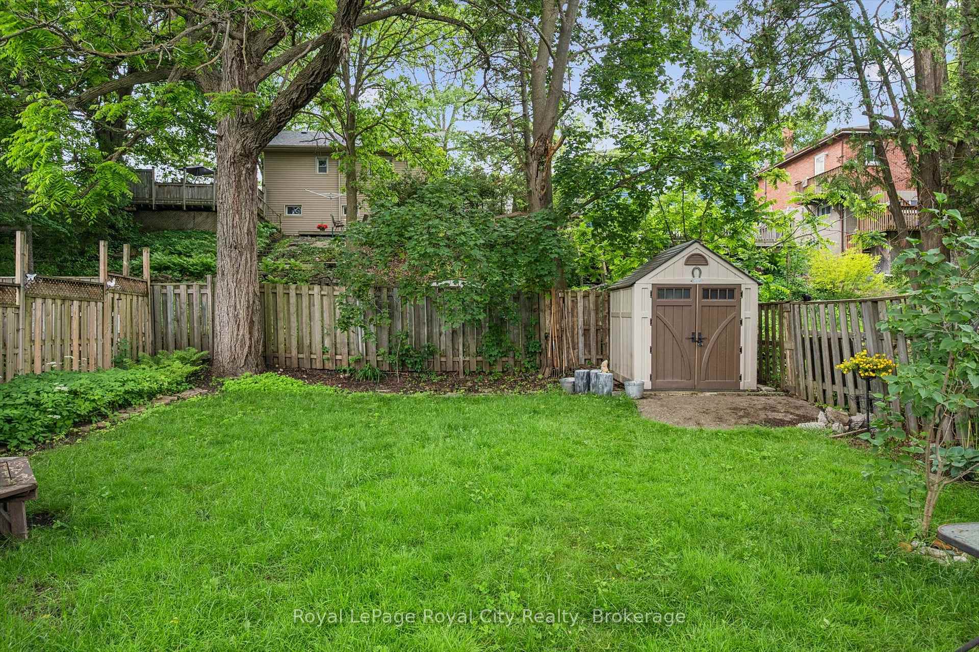 136 Alma Street N