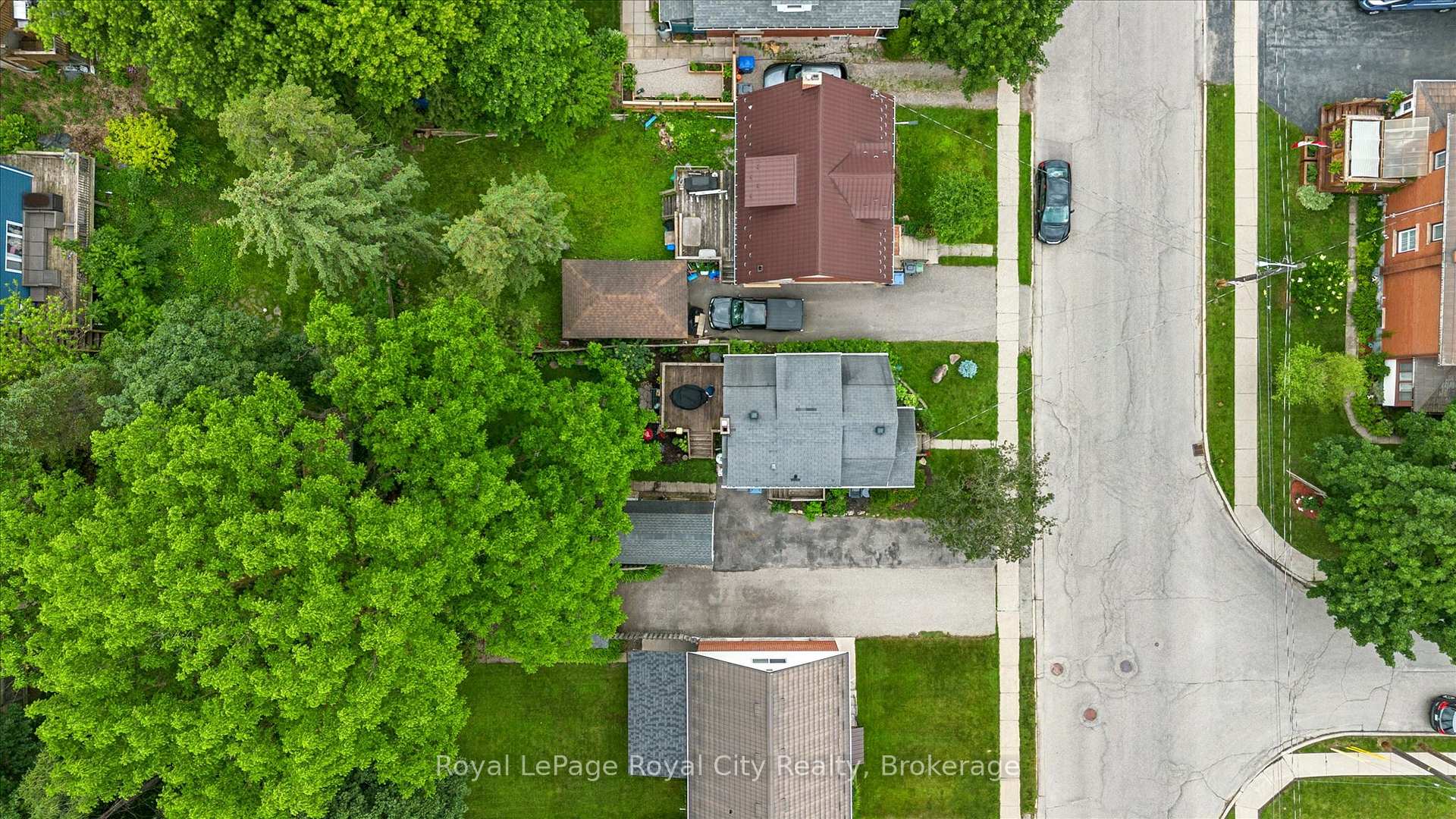 136 Alma Street N