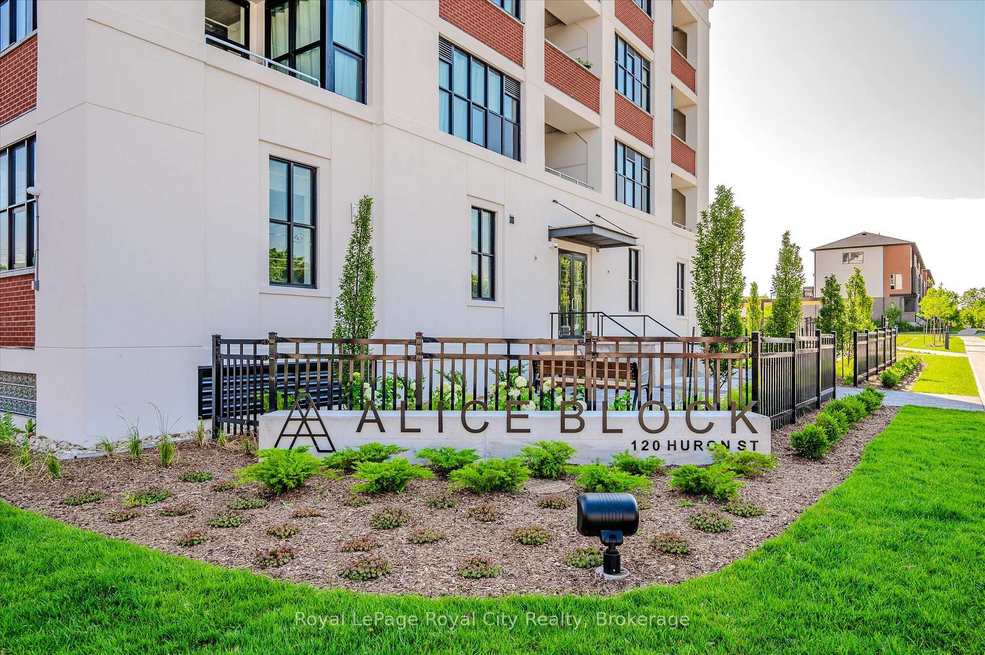 120 Huron Street 115