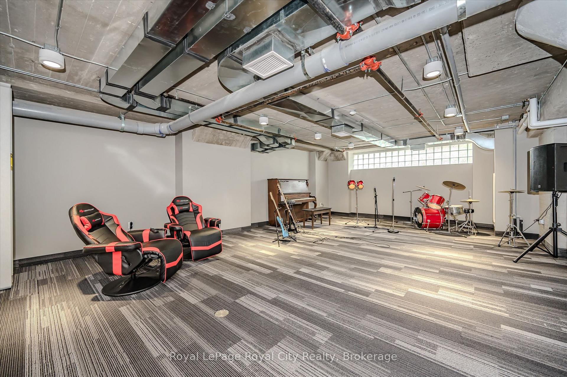 120 Huron Street 115