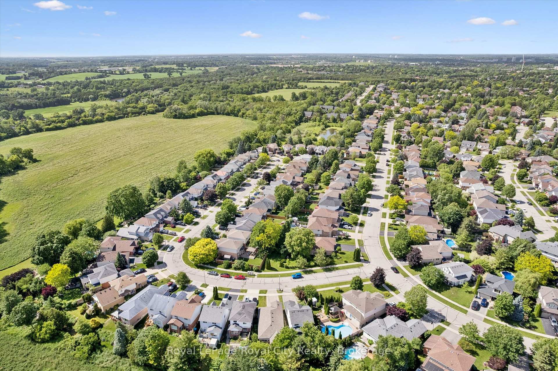 73 Waxwing Crescent