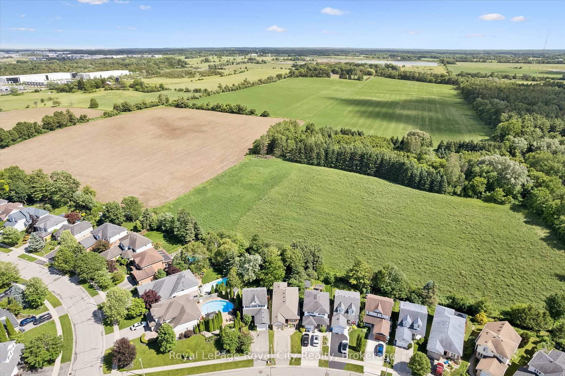 73 Waxwing Crescent