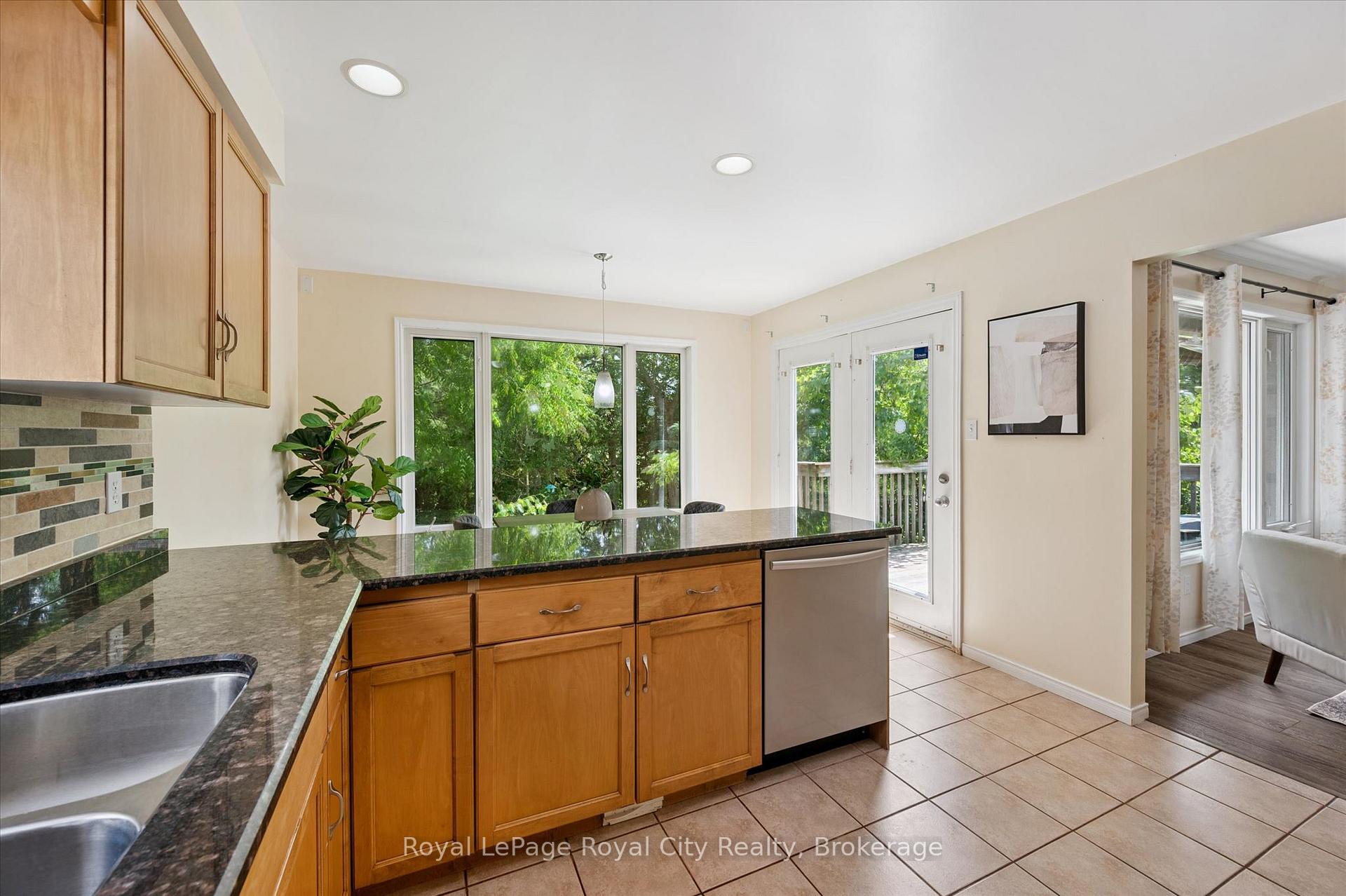 73 Waxwing Crescent