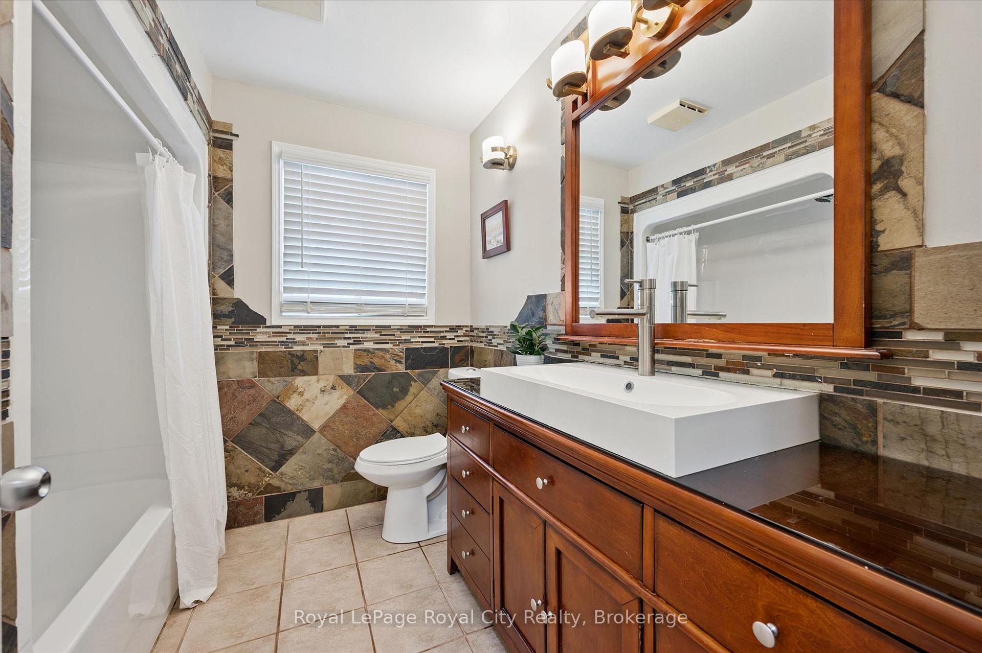 73 Waxwing Crescent
