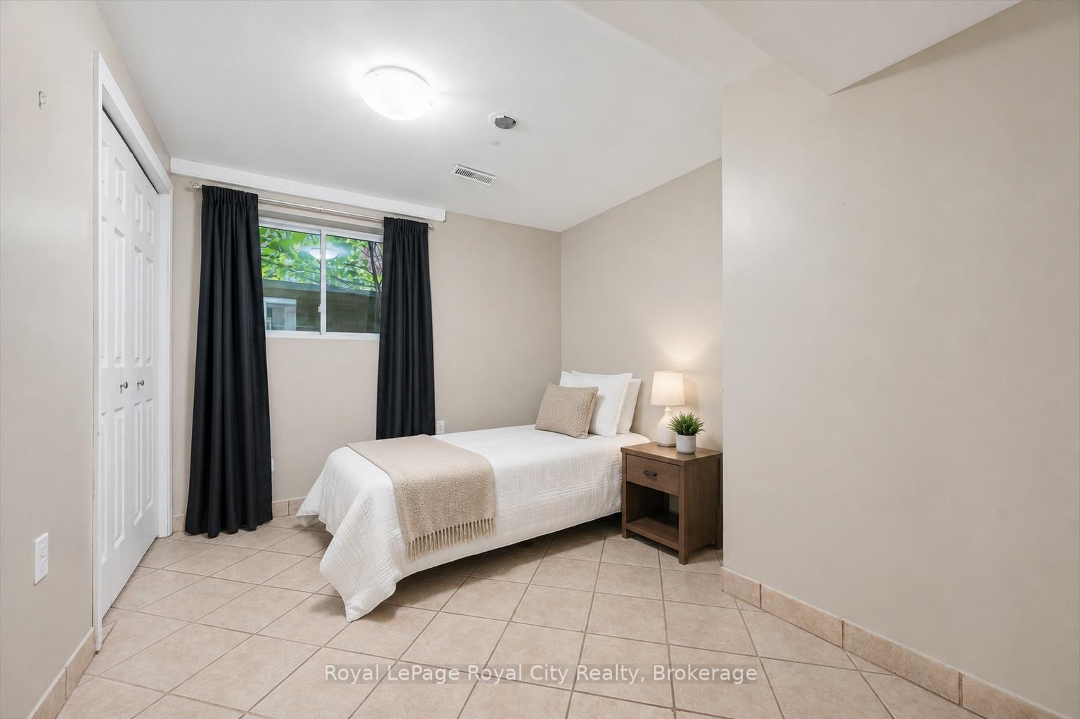 73 Waxwing Crescent