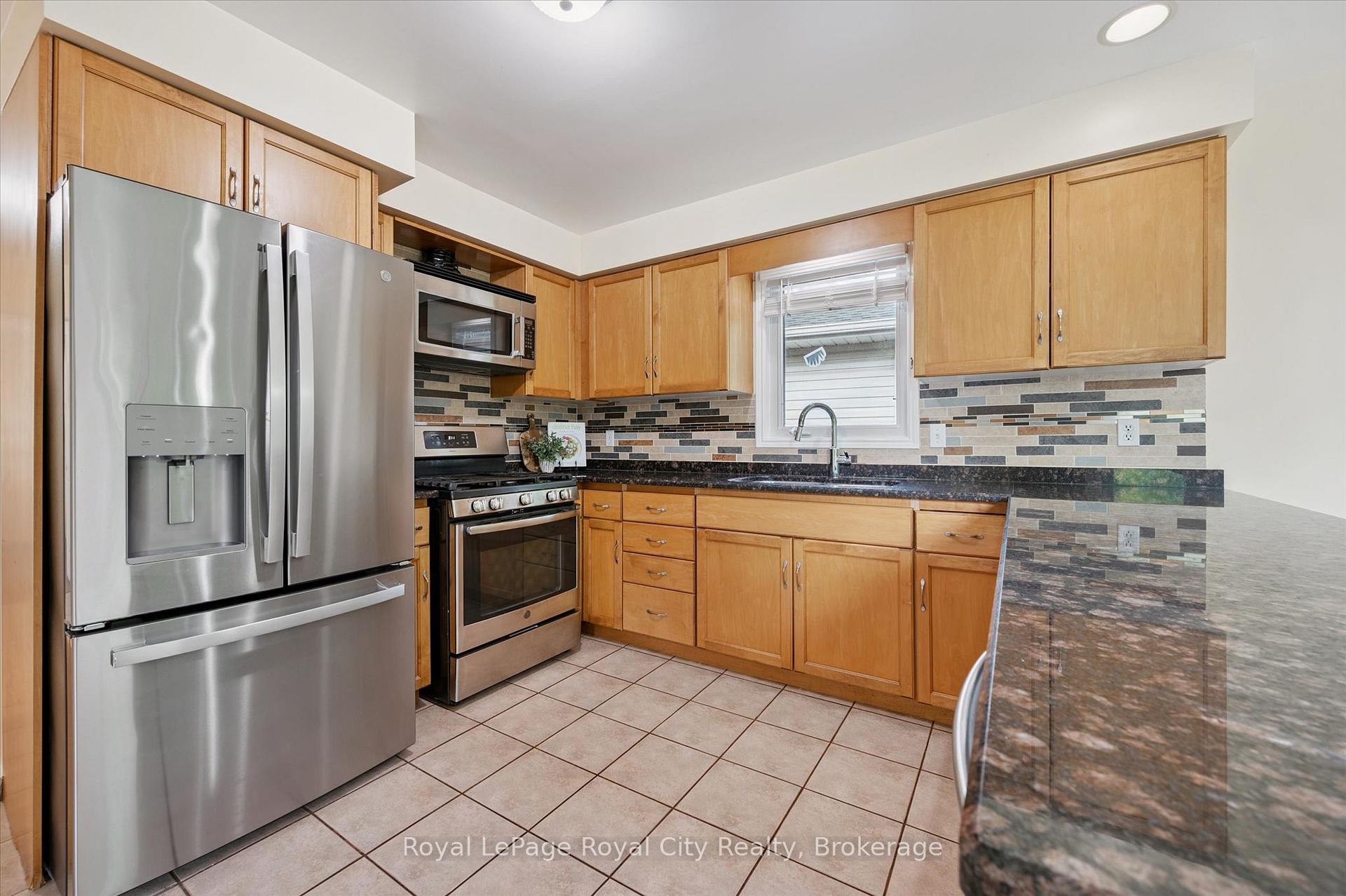 73 Waxwing Crescent