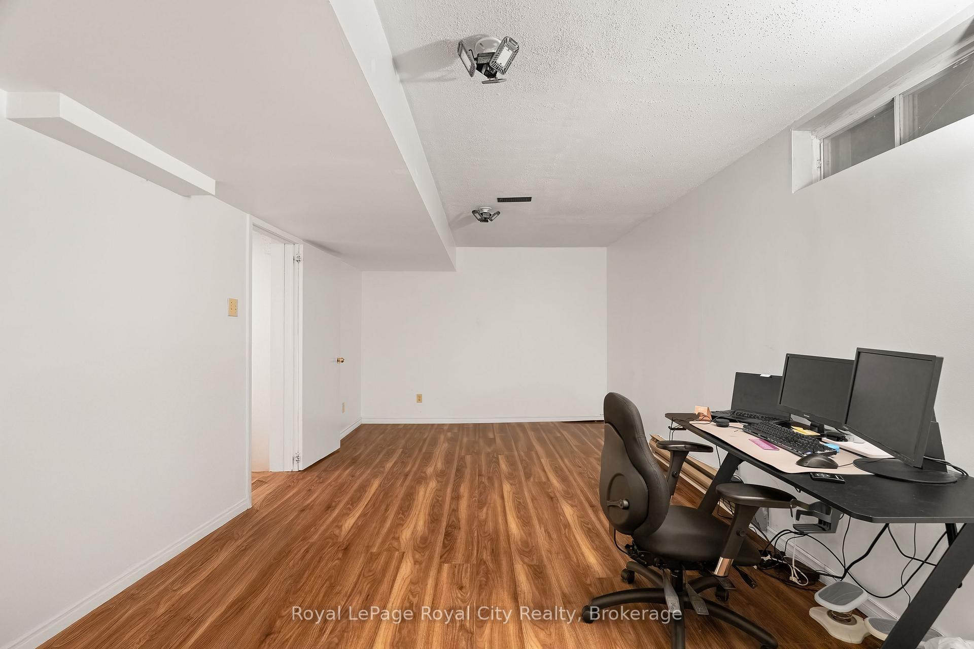 121 Imperial Road N