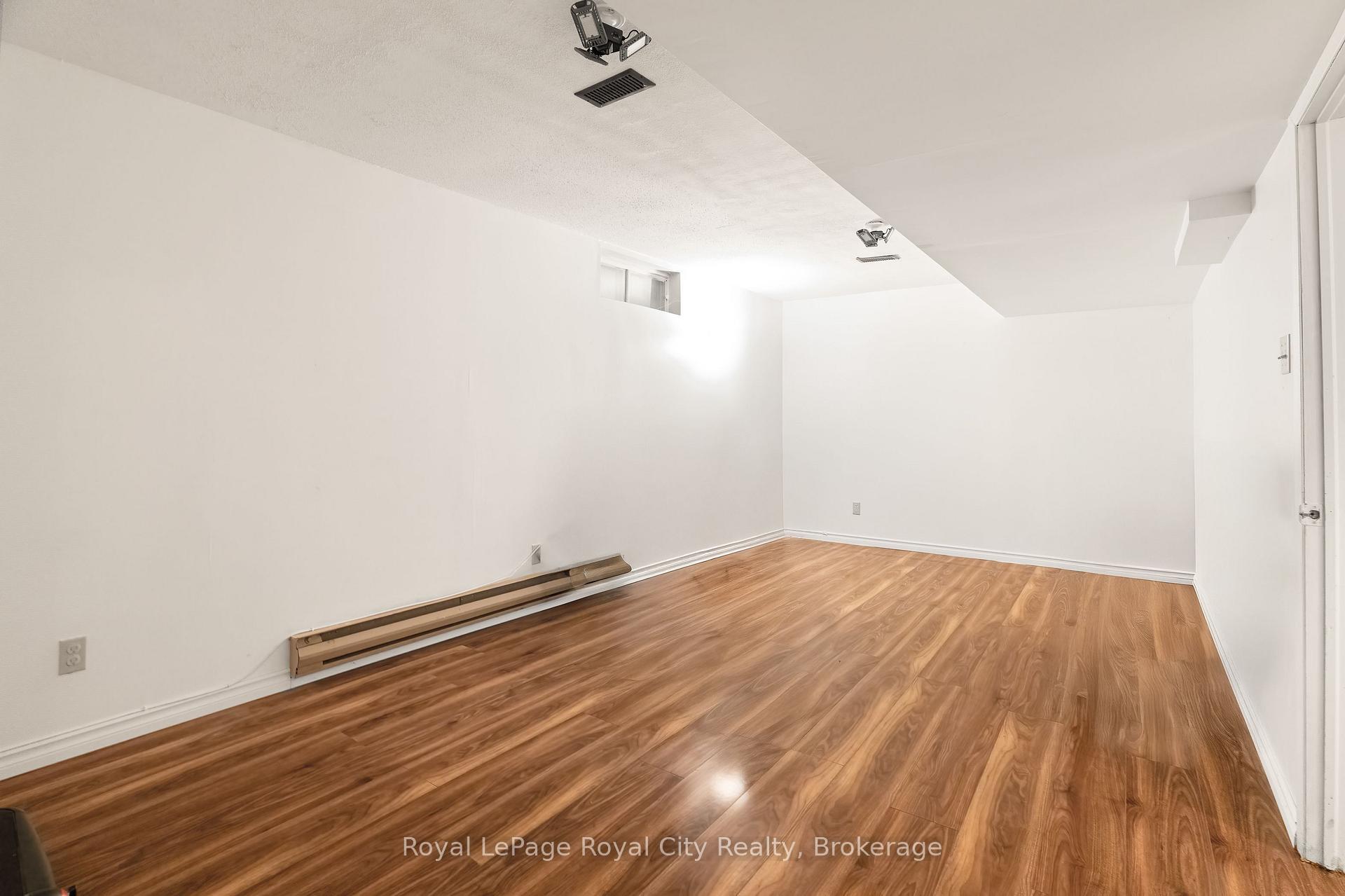 121 Imperial Road N
