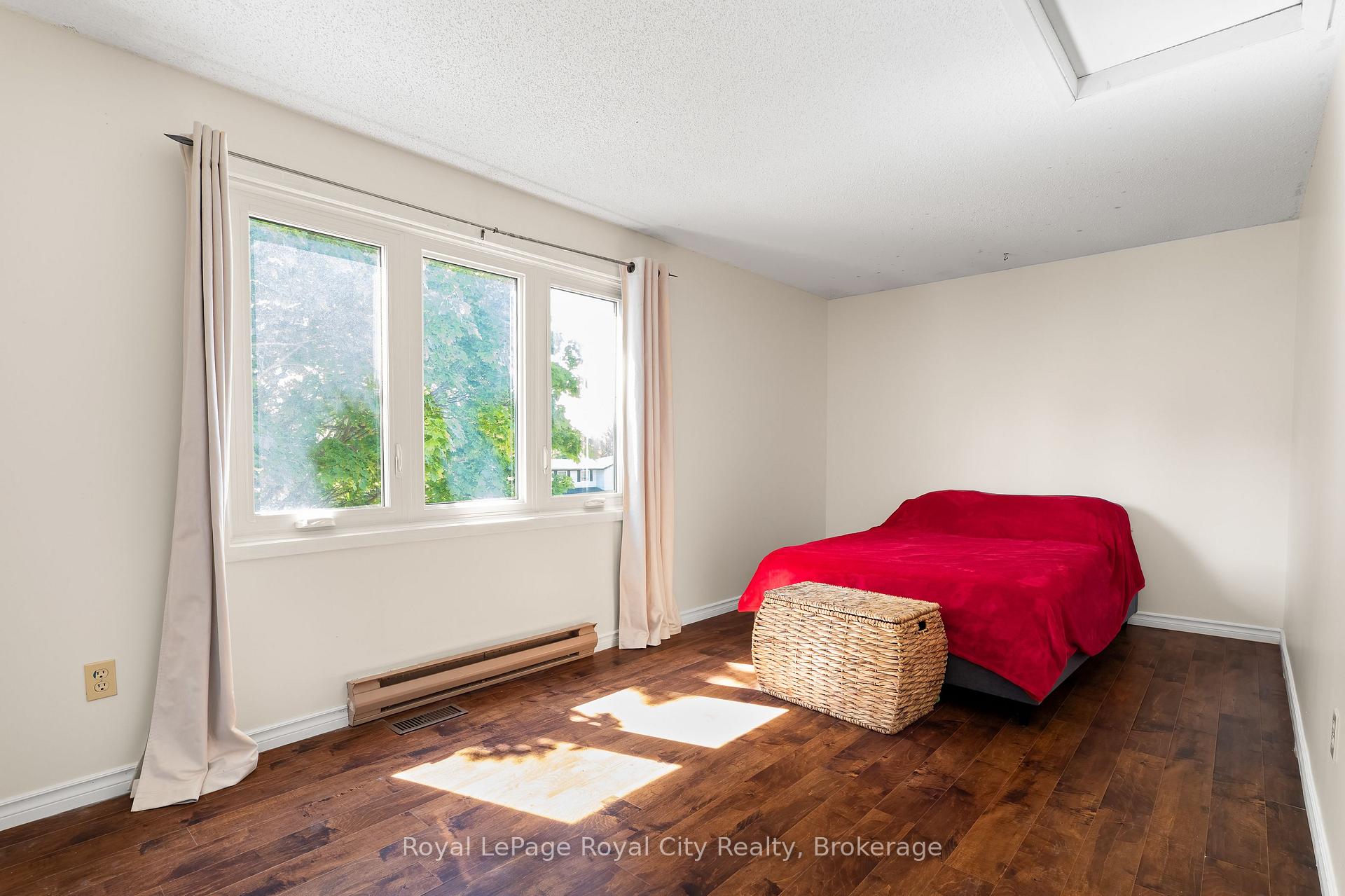 121 Imperial Road N