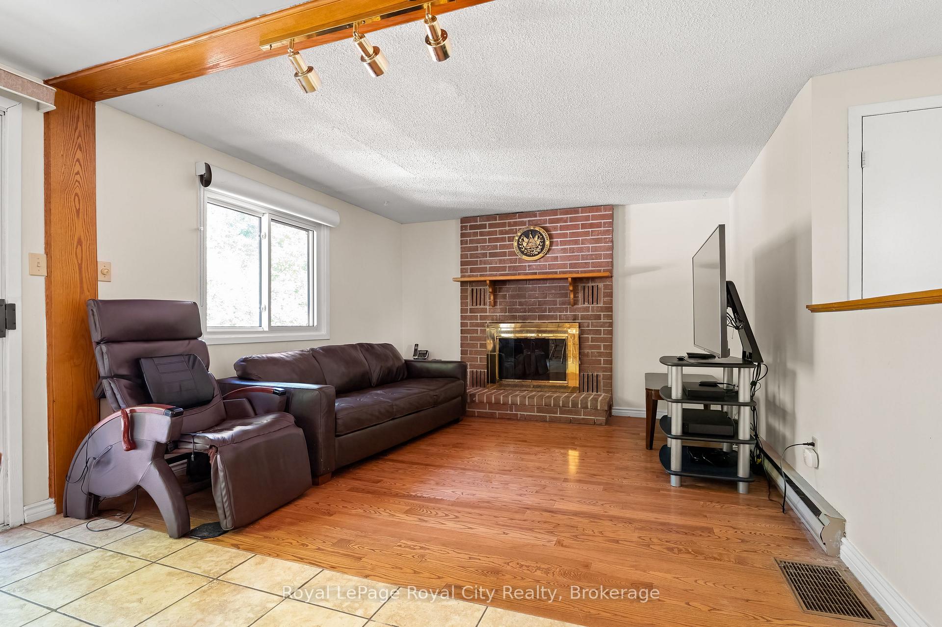 121 Imperial Road N