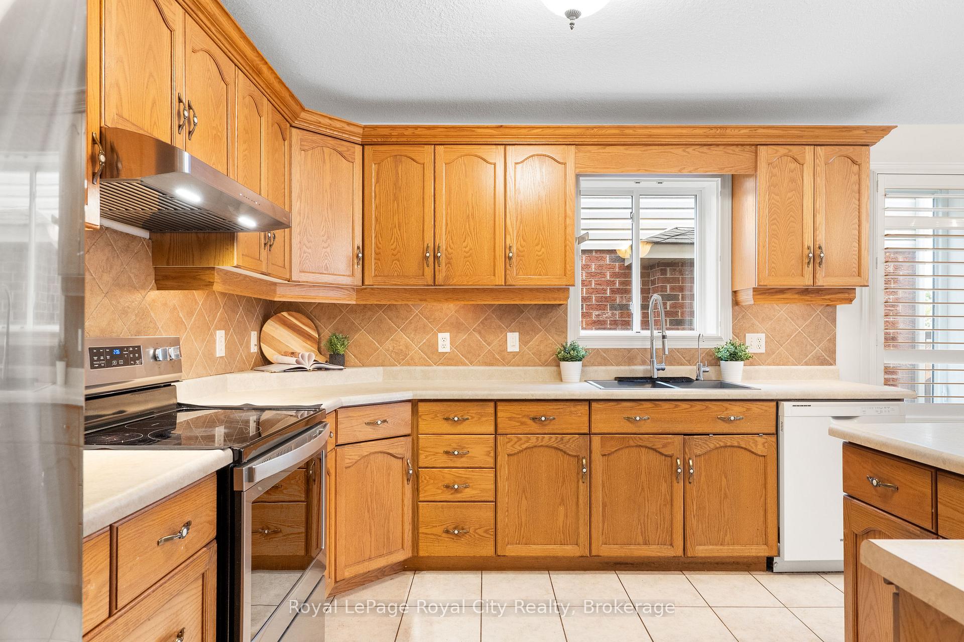 131 Swift Crescent
