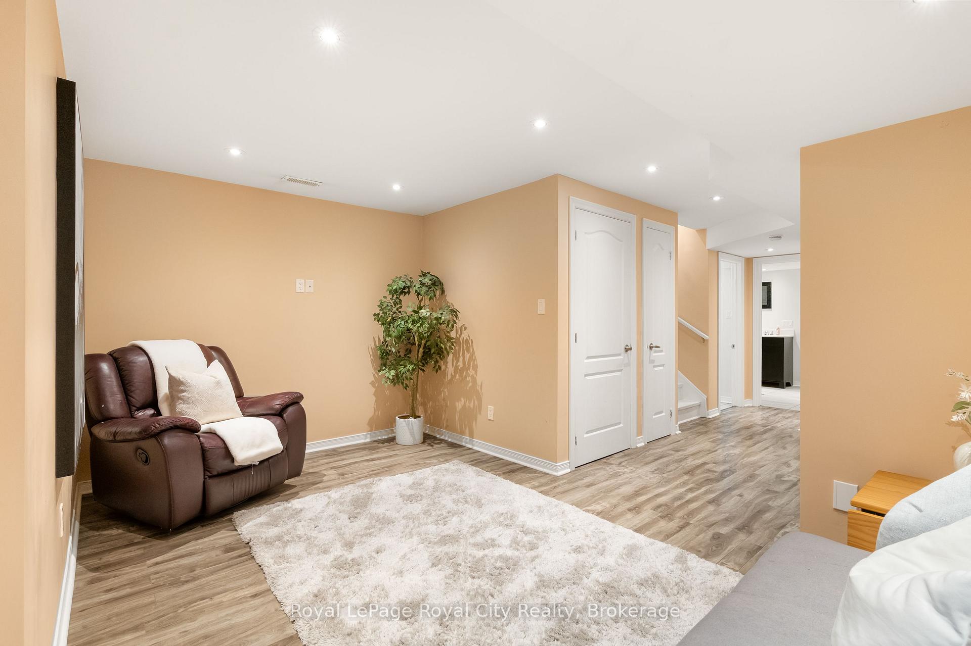 131 Swift Crescent
