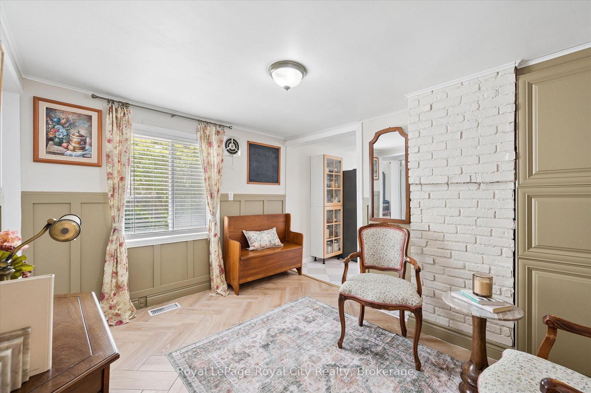 10 Macville Avenue