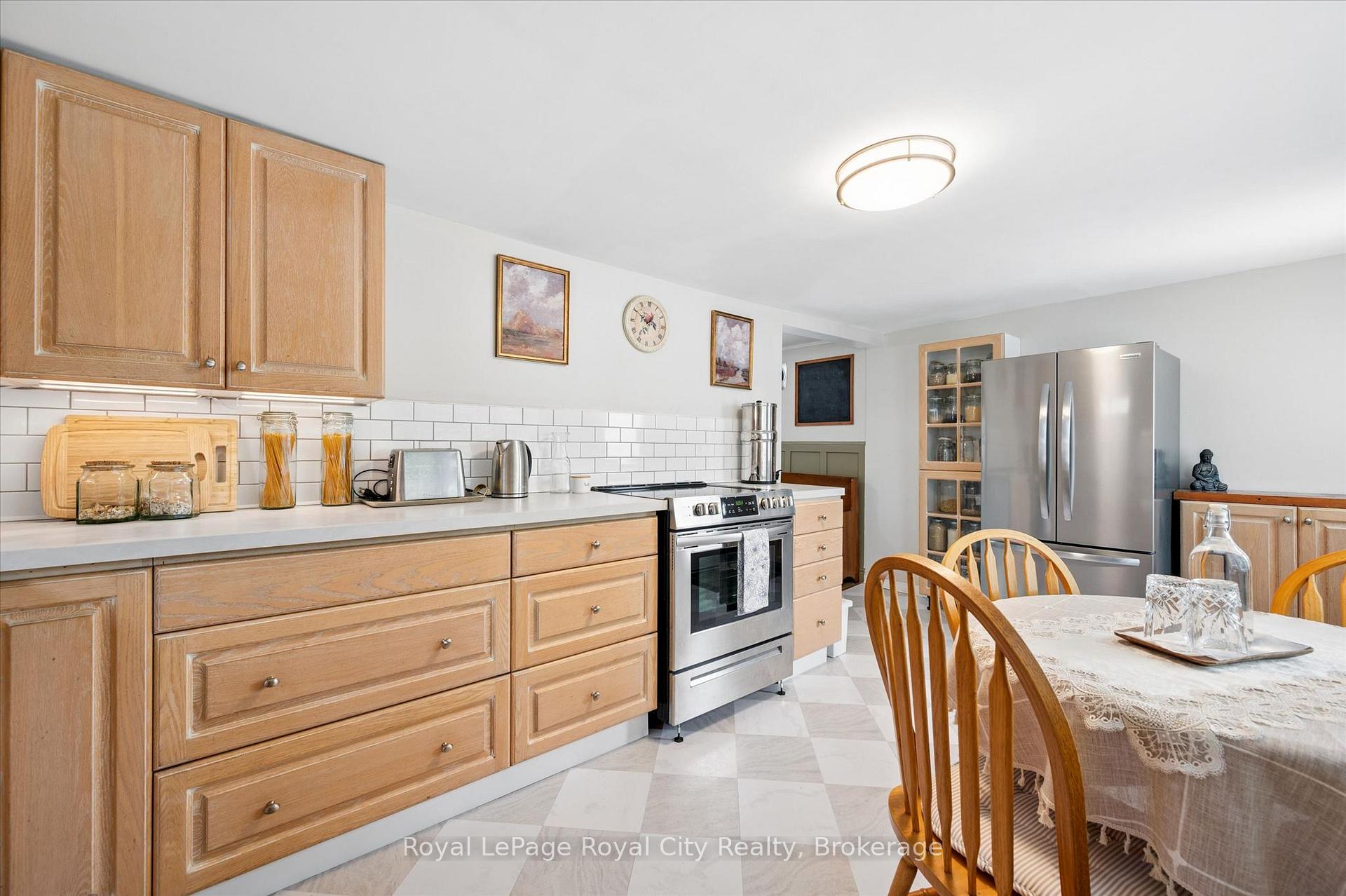 10 Macville Avenue