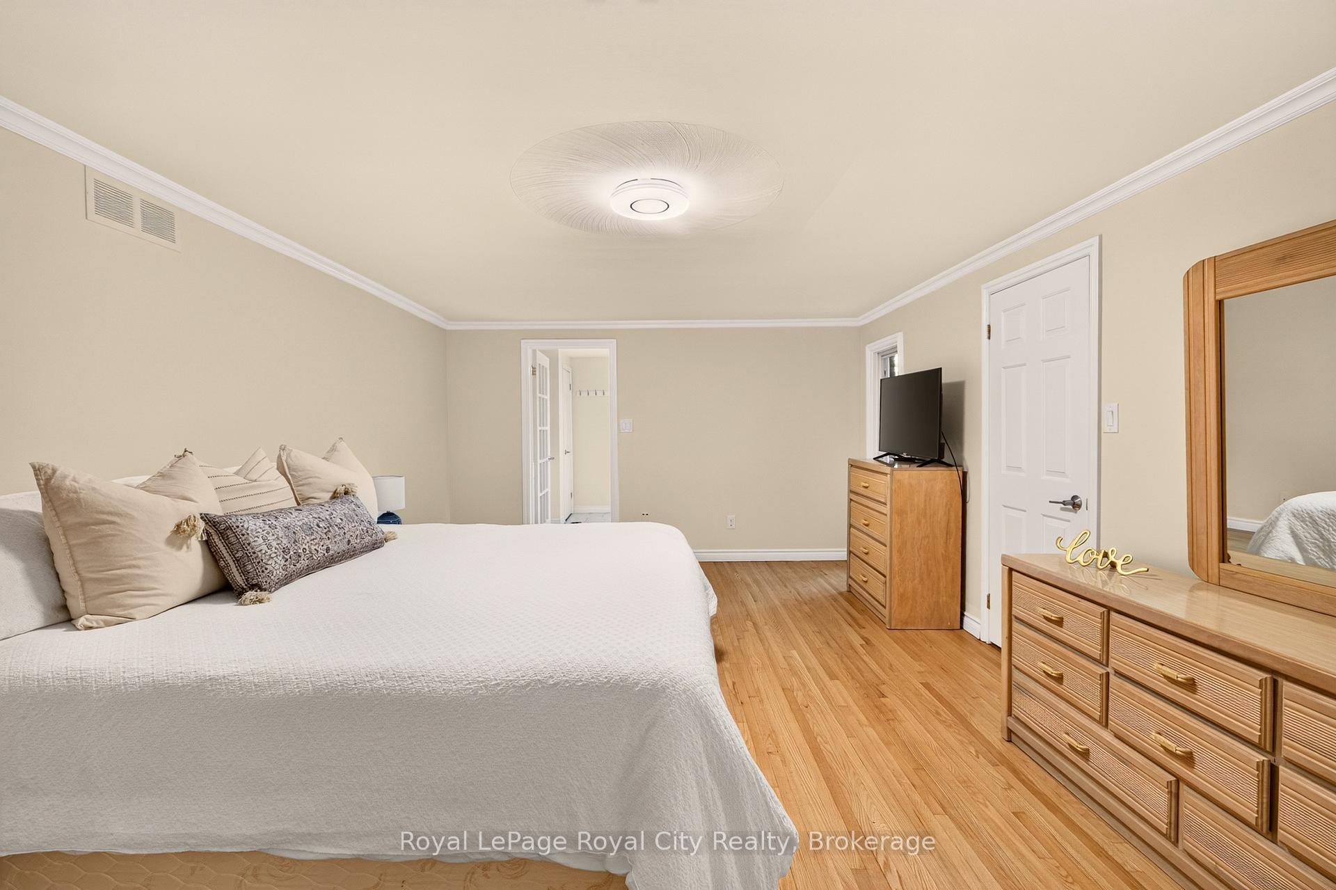 9 Darren Place