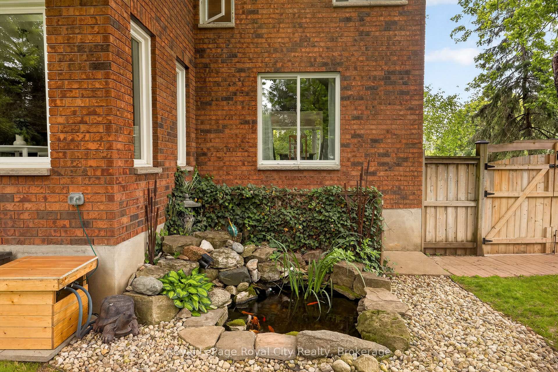9 Darren Place