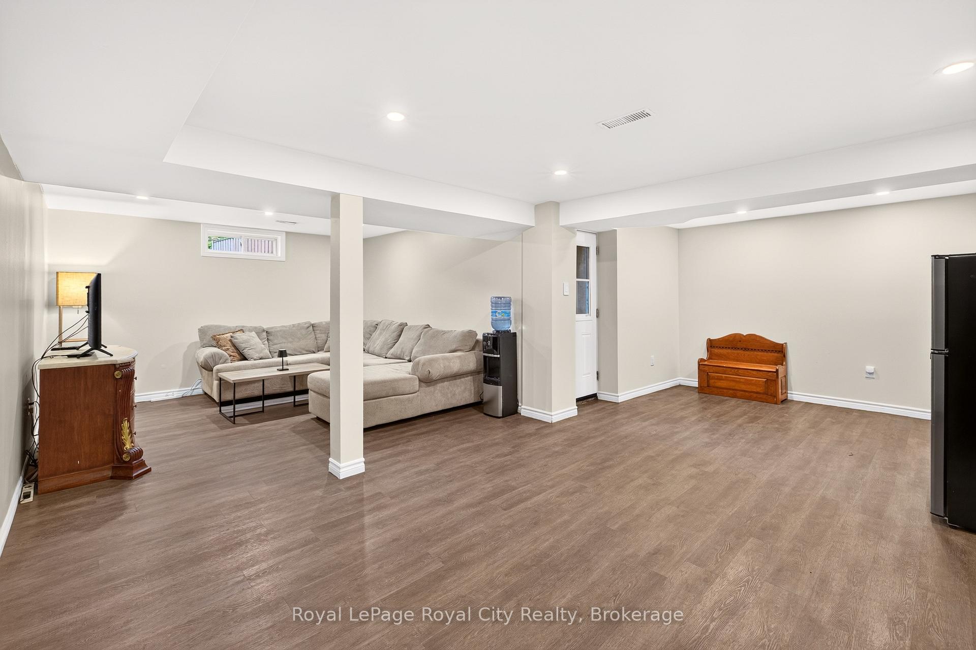 9 Darren Place