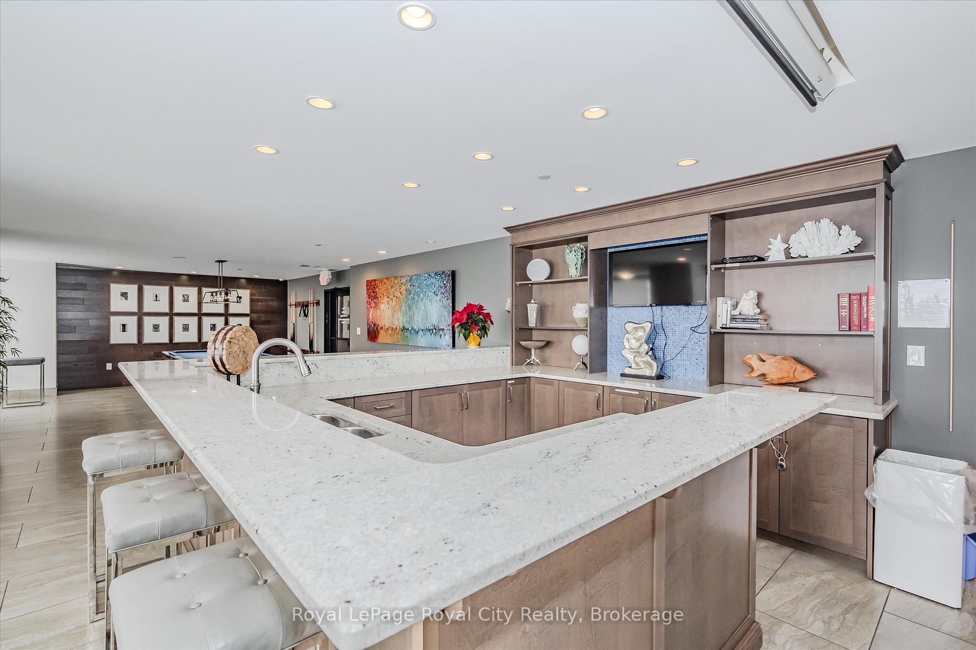 160 Macdonell Street 1108