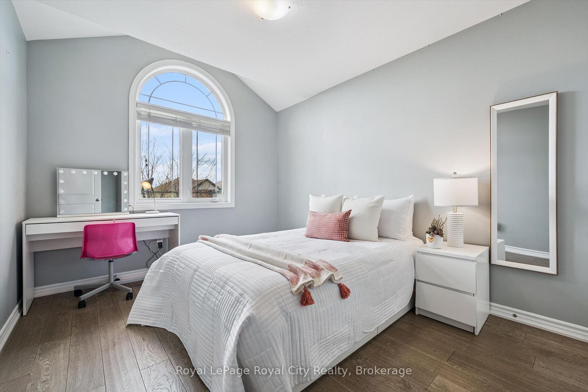 144 Kemp Crescent
