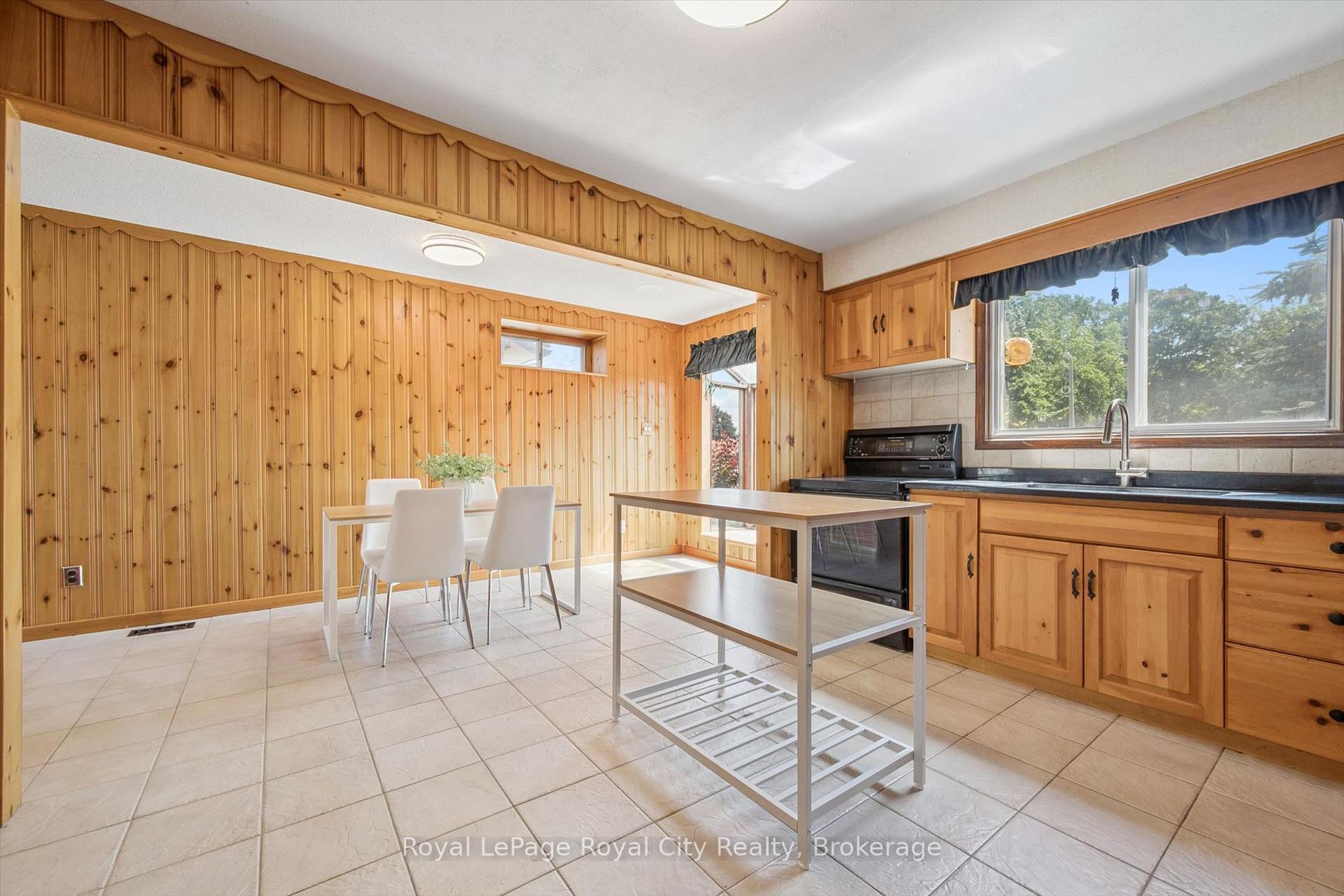 85 Sleeman Avenue