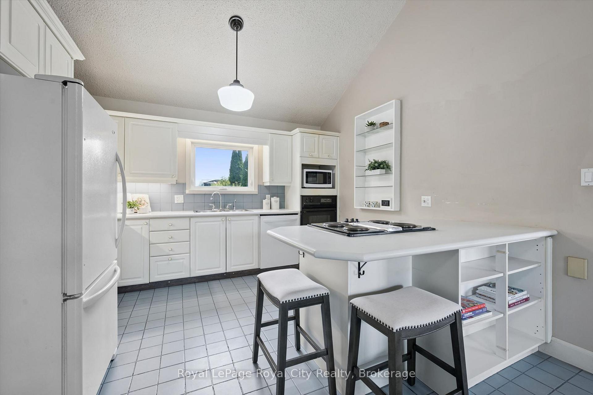 8060 Wellington 18 Road