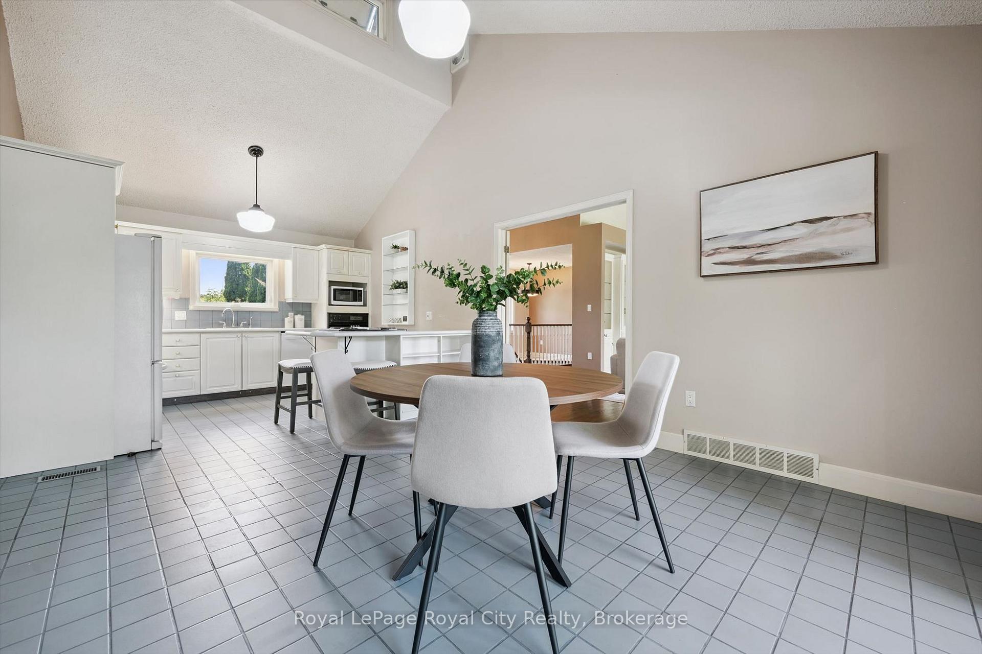 8060 Wellington 18 Road