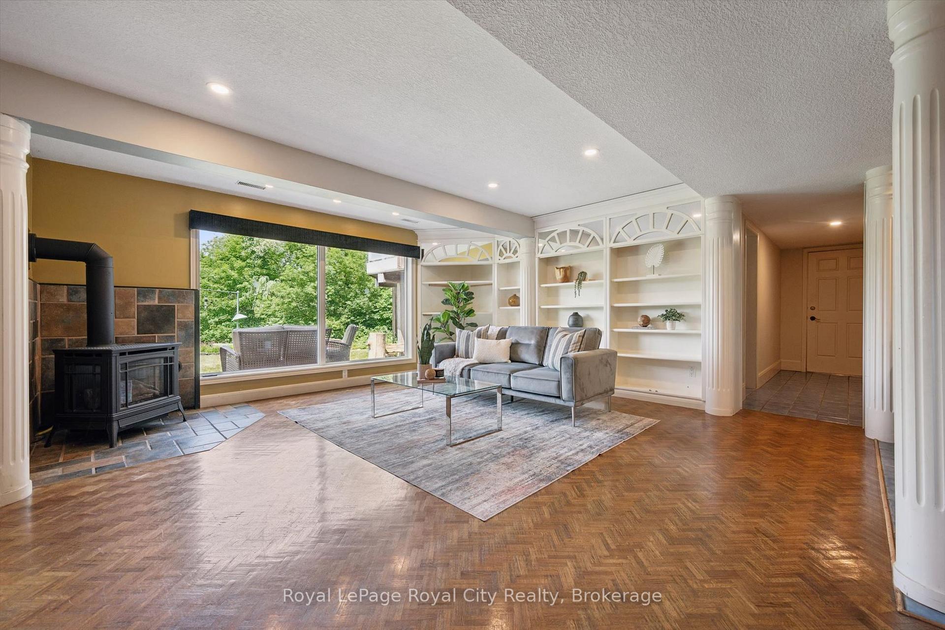 8060 Wellington 18 Road