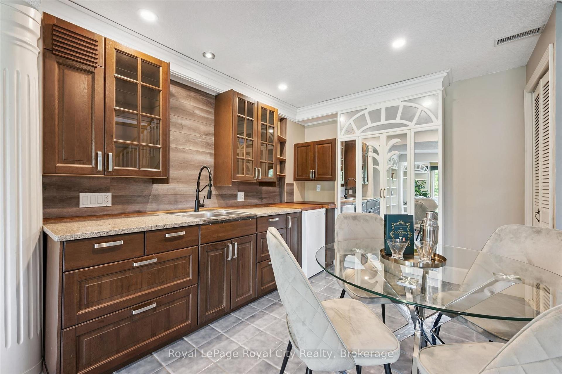 8060 Wellington 18 Road
