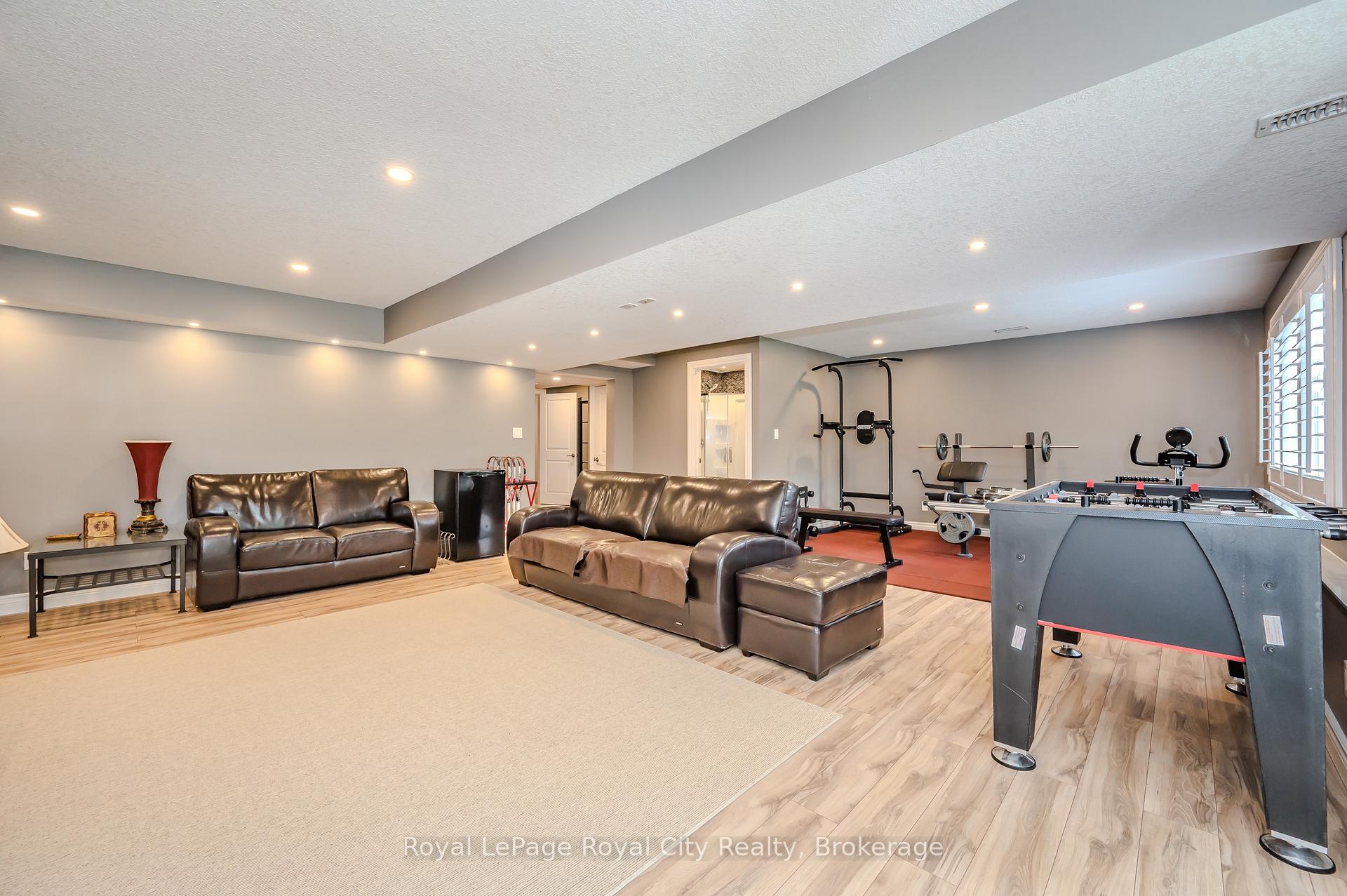 254 Gosling Gardens 26