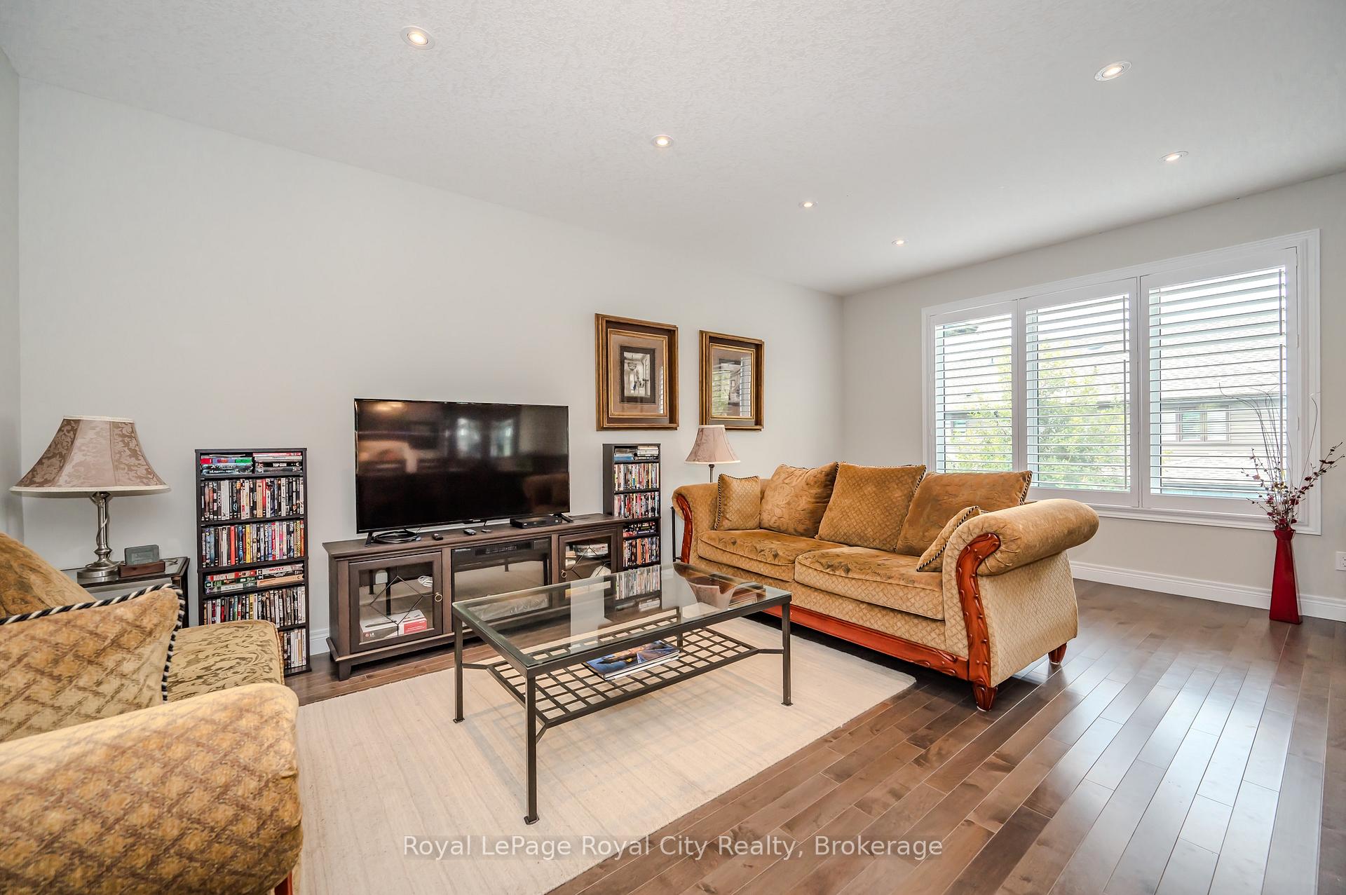 254 Gosling Gardens 26