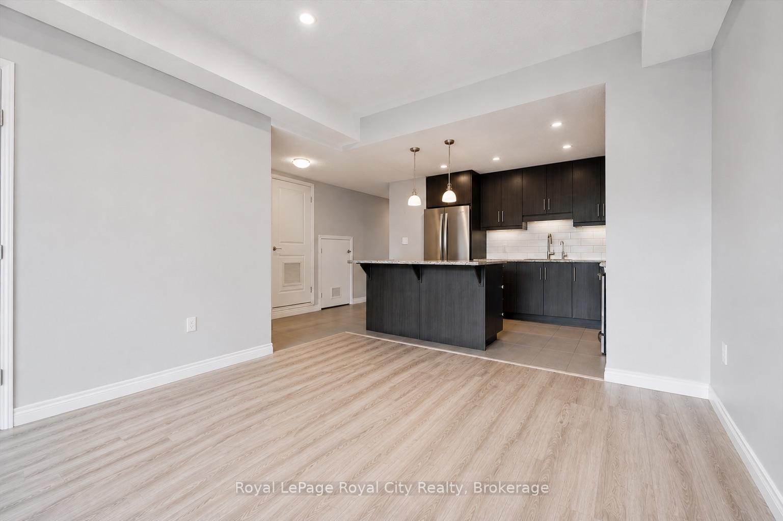 333 Gosling Gardens 207