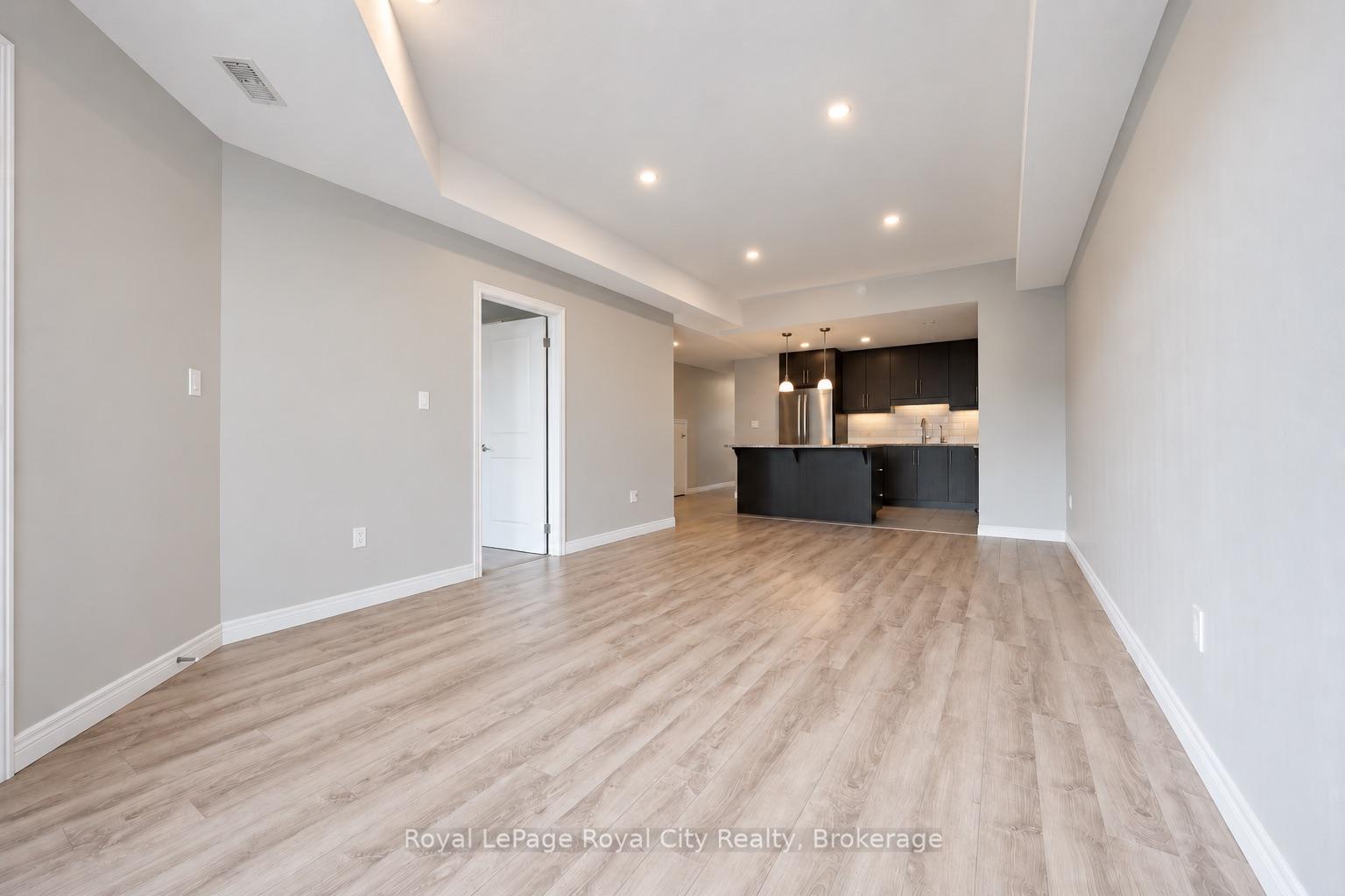 333 Gosling Gardens 207