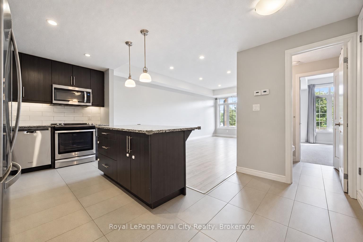 333 Gosling Gardens 207