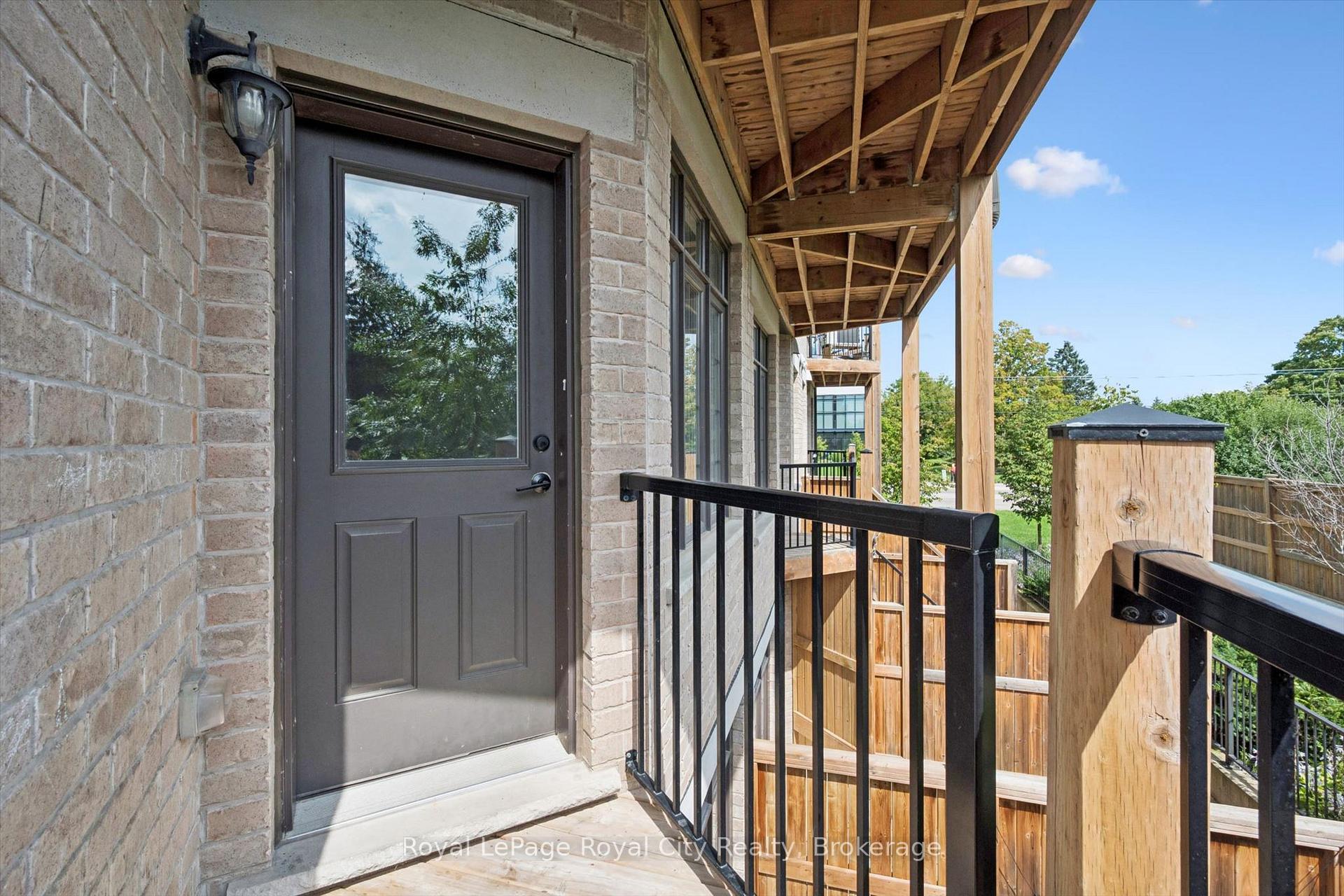 333 Gosling Gardens 207