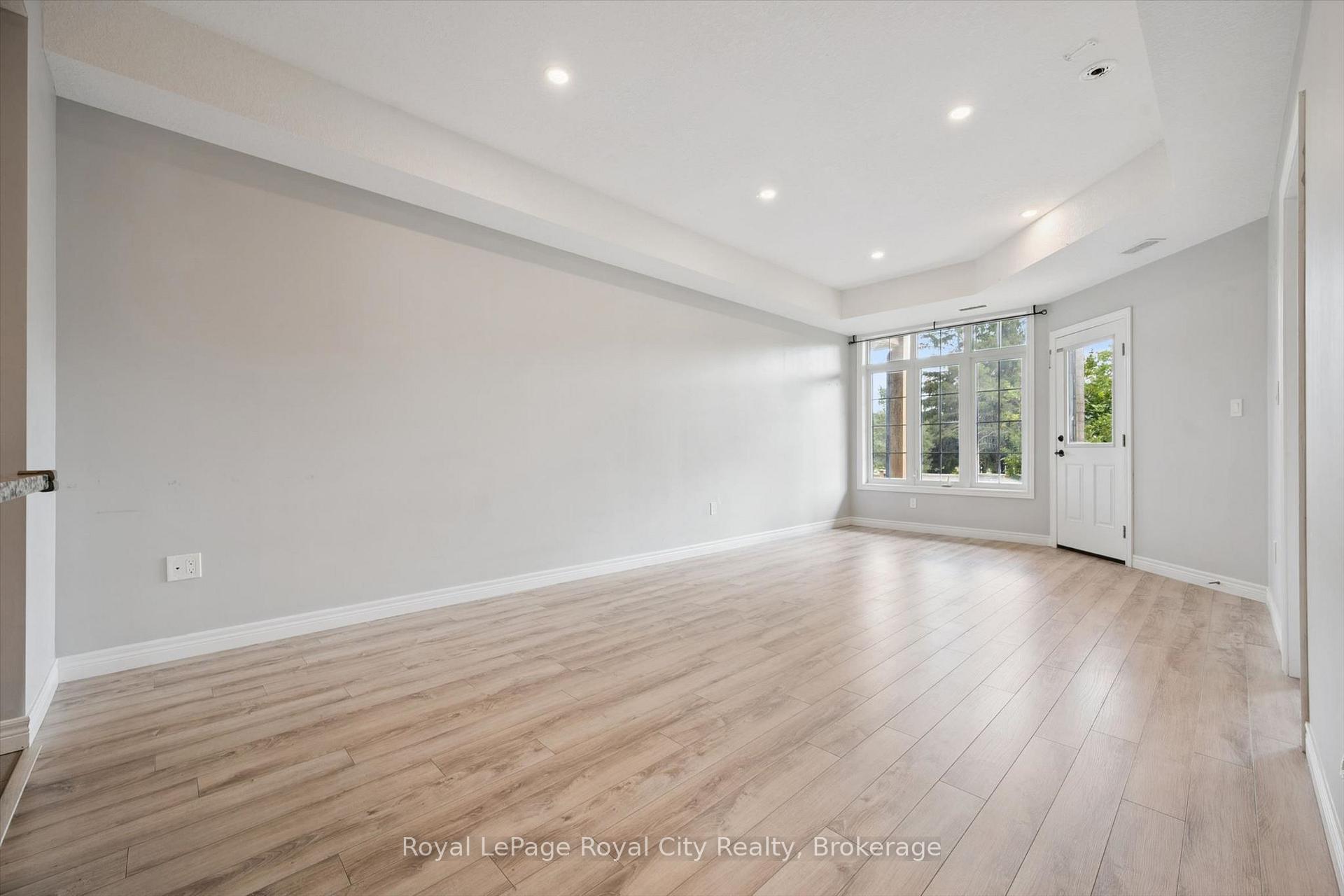 333 Gosling Gardens 207