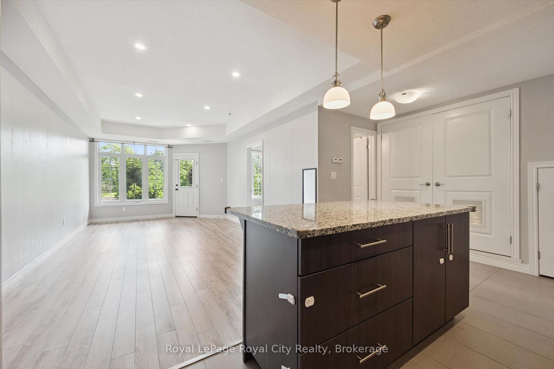 333 Gosling Gardens 207