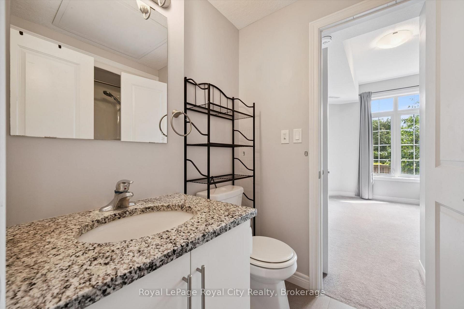 333 Gosling Gardens 207
