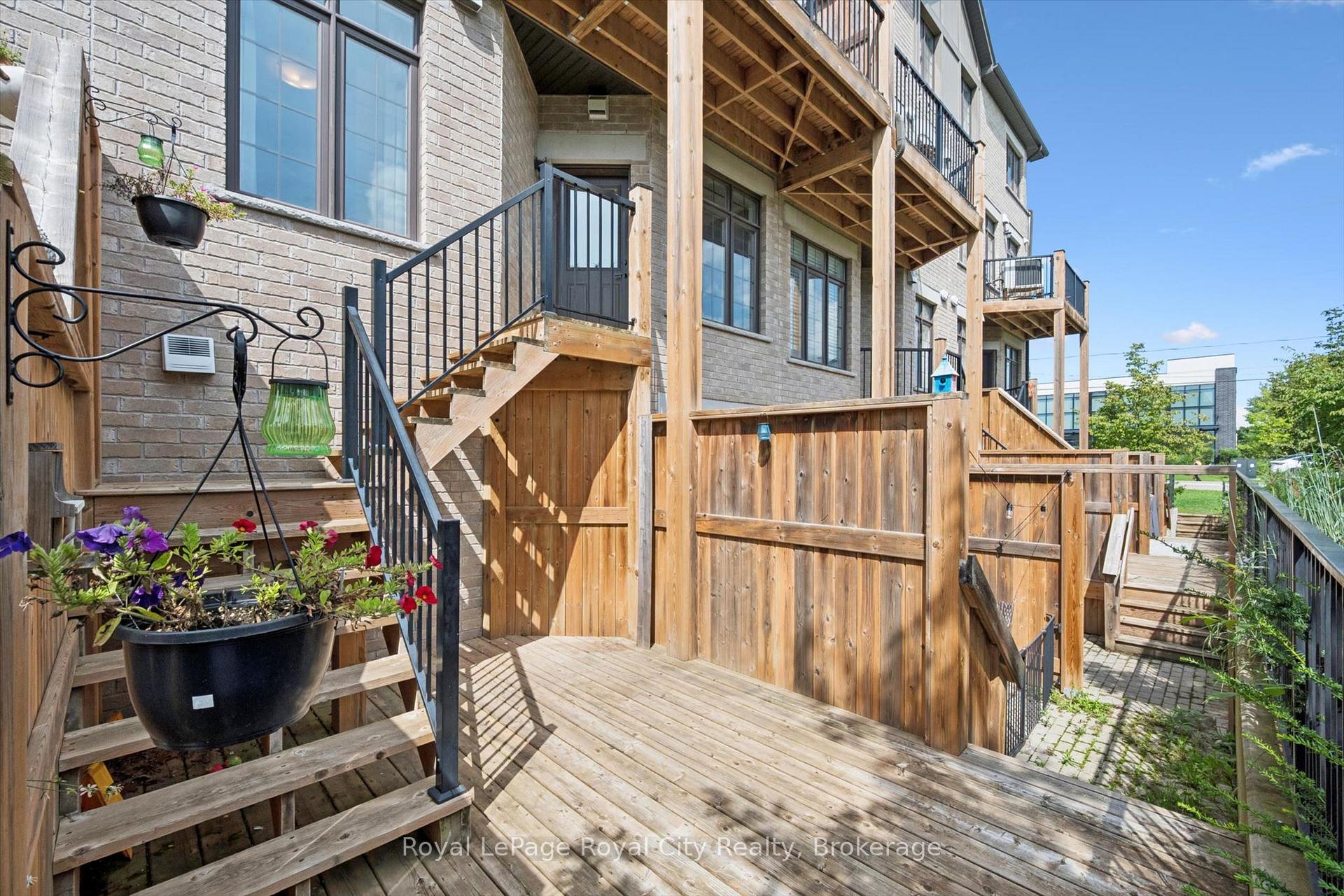 333 Gosling Gardens 207